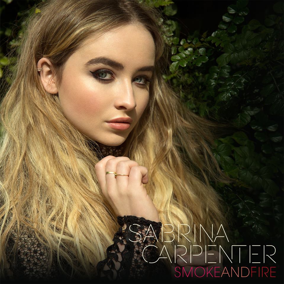 Sabrina Carpenter Cute Photoshoot Wallpapers