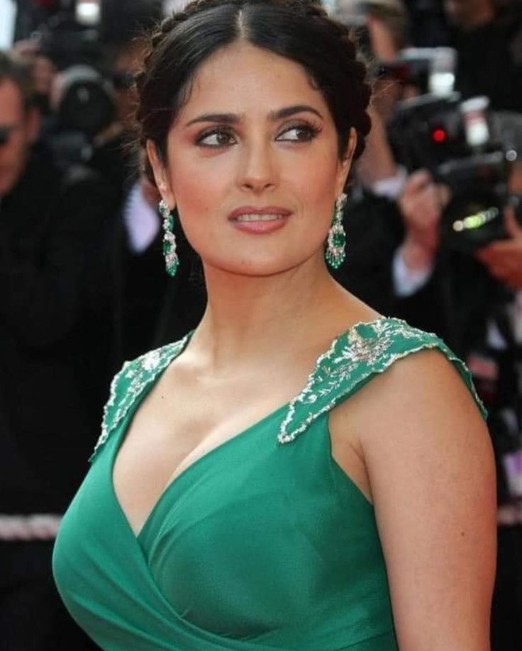 Salma Hayek HD Wallpapers