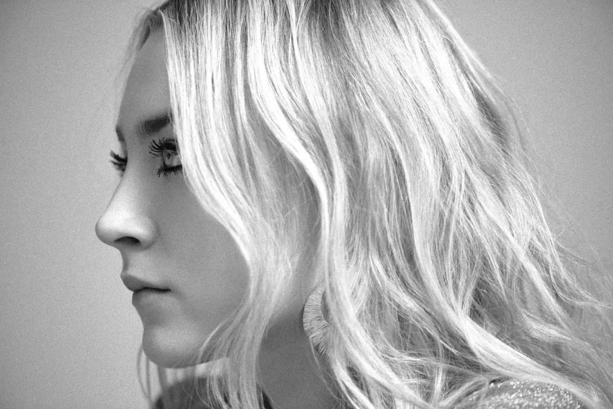 Saoirse Ronan Black And White Portrait Wallpapers