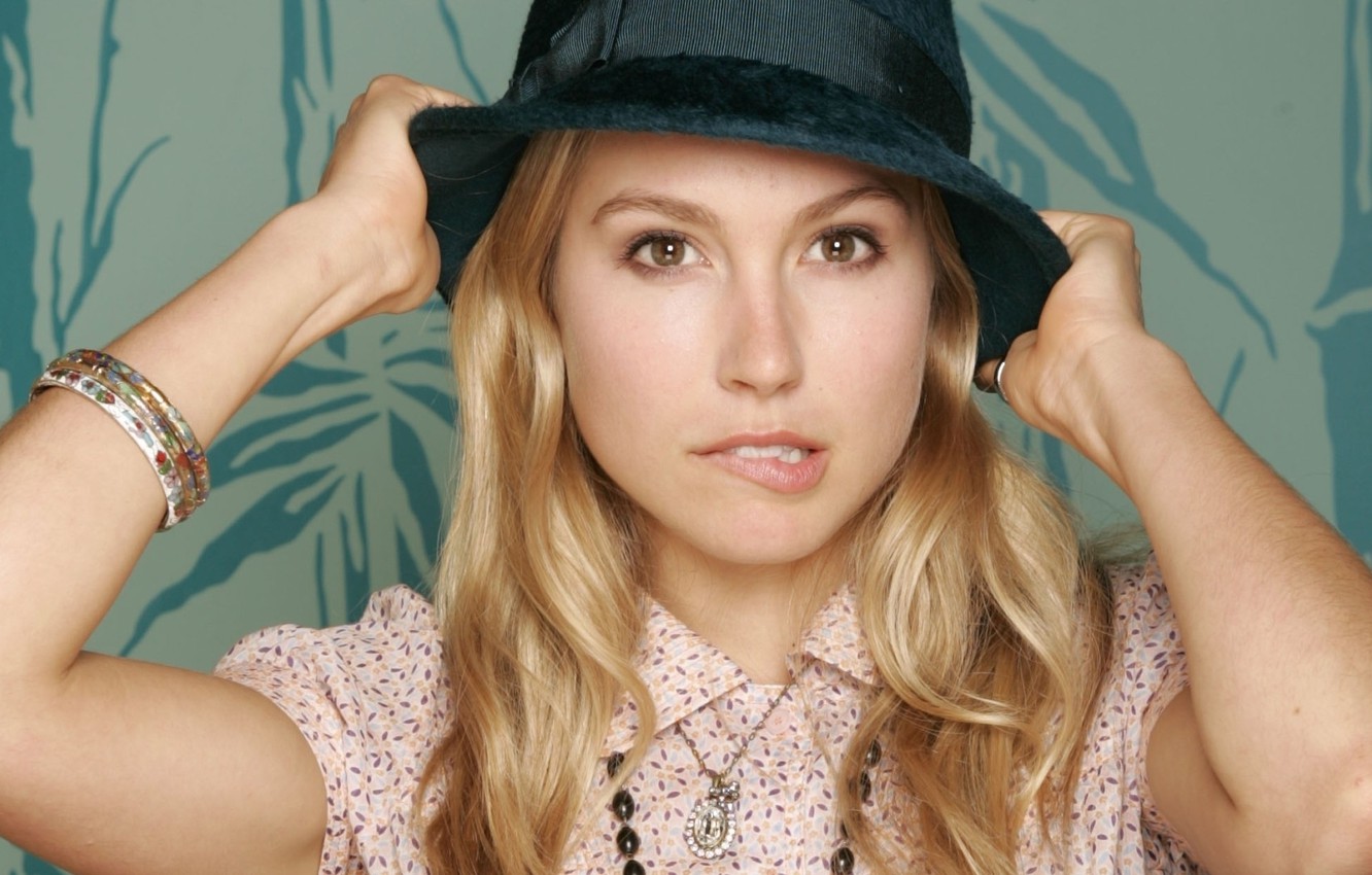 Sarah Carter Wallpapers