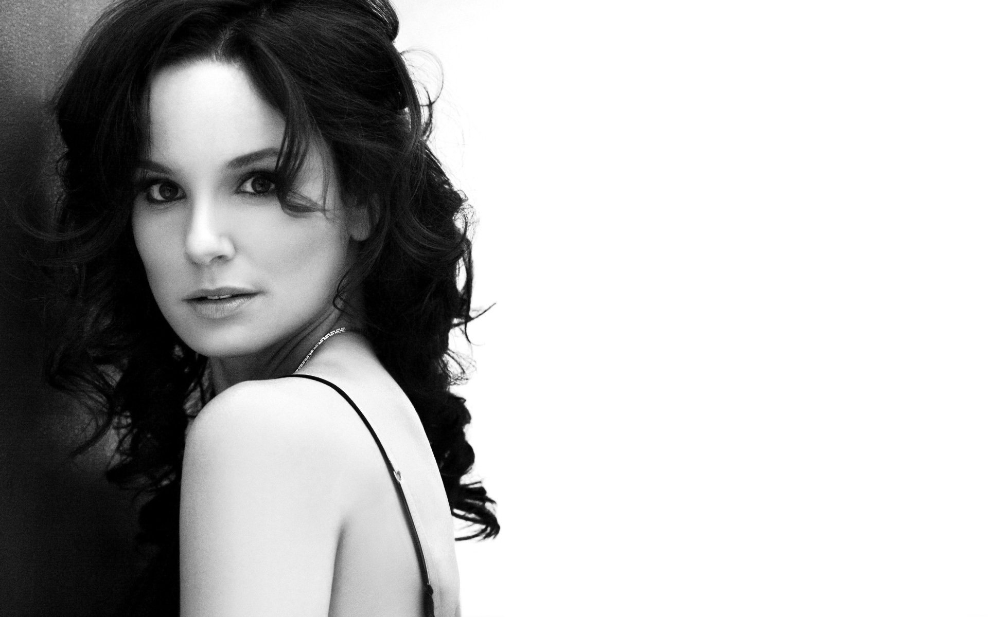 Sarah Wayne Callies Wallpapers