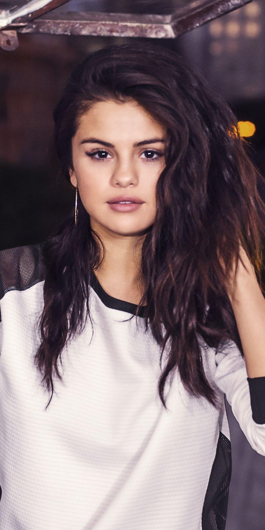 Selena Gomez Beautiful 2020 Wallpapers