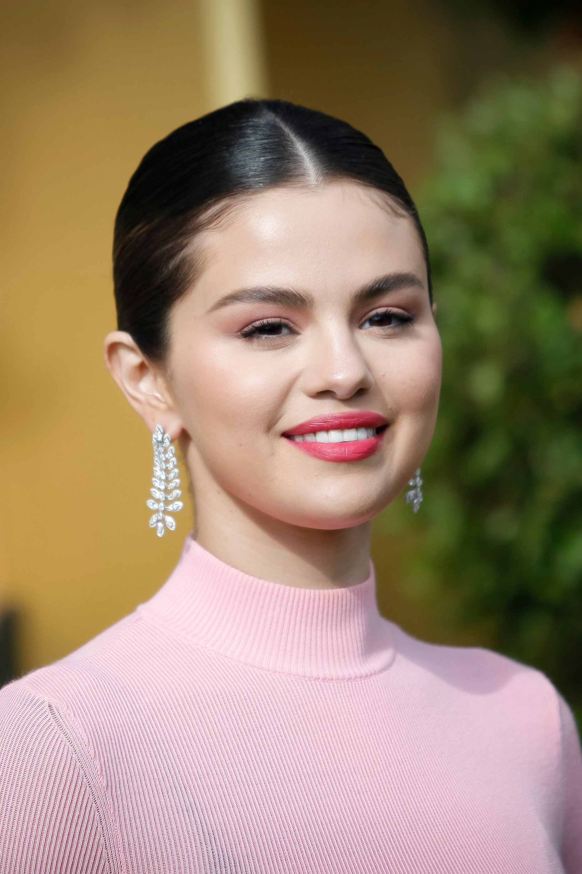 Selena Gomez Beautiful Face Wallpapers