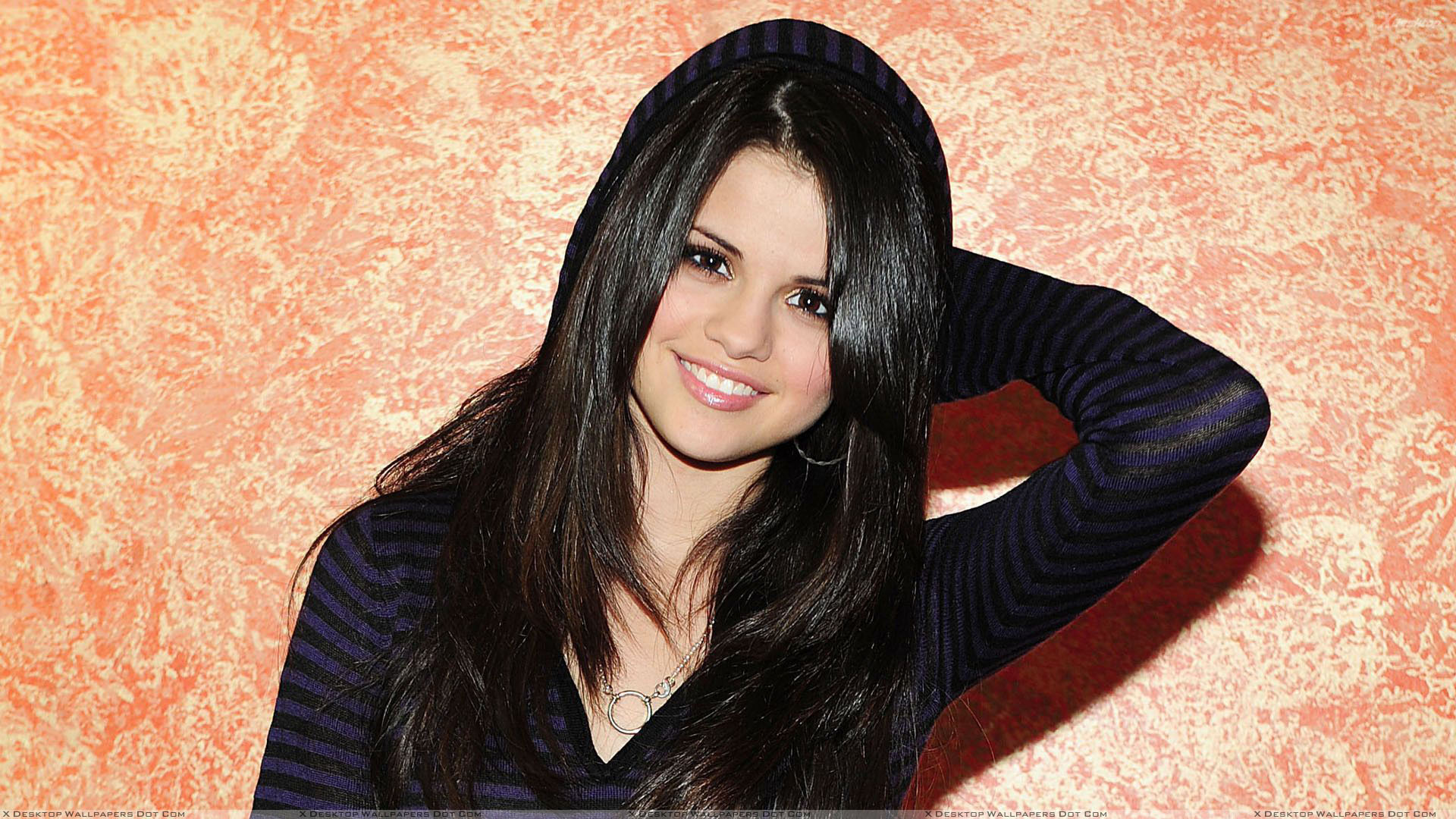 Selena Gomez Black Outfit Wallpapers