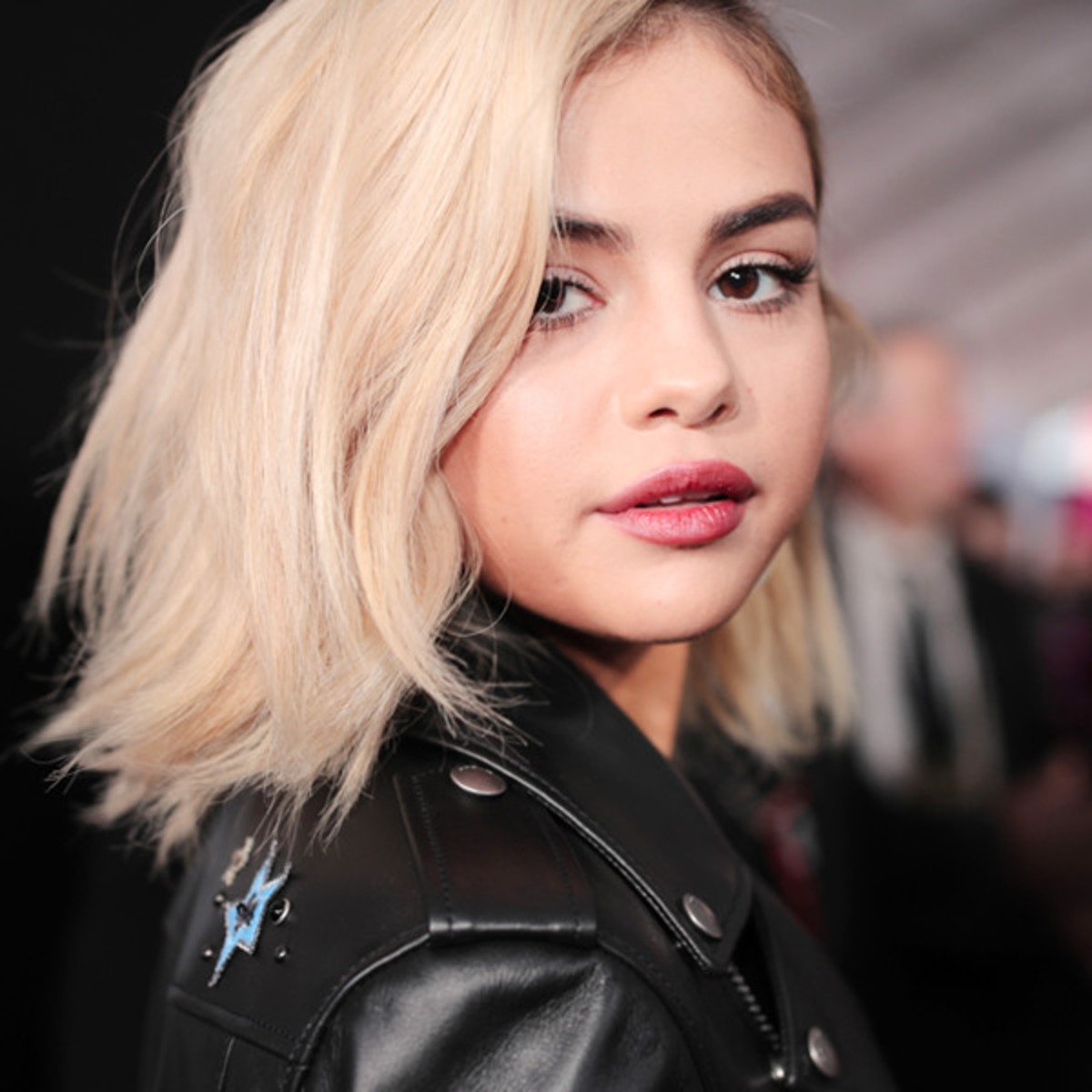 Selena Gomez Blonde 90s Look Wallpapers