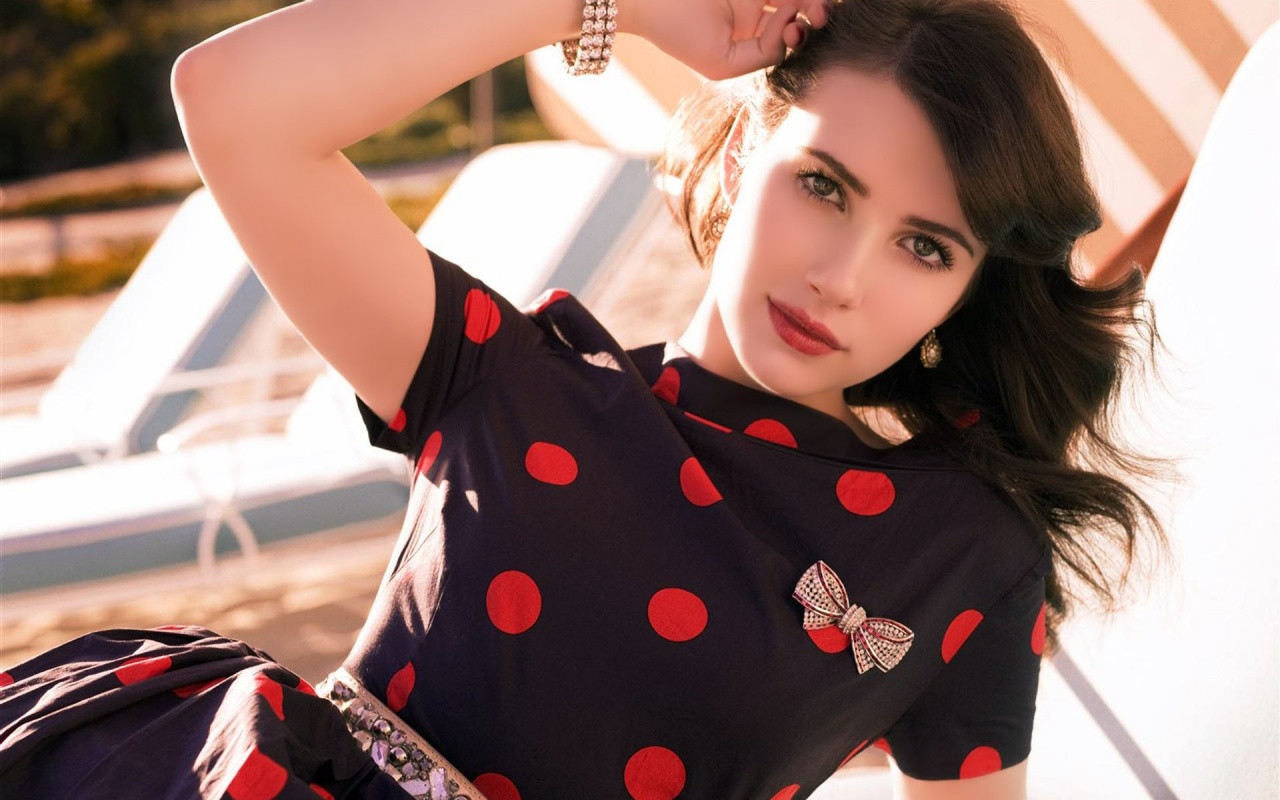 Sexy Emma Roberts 2019 Wallpapers