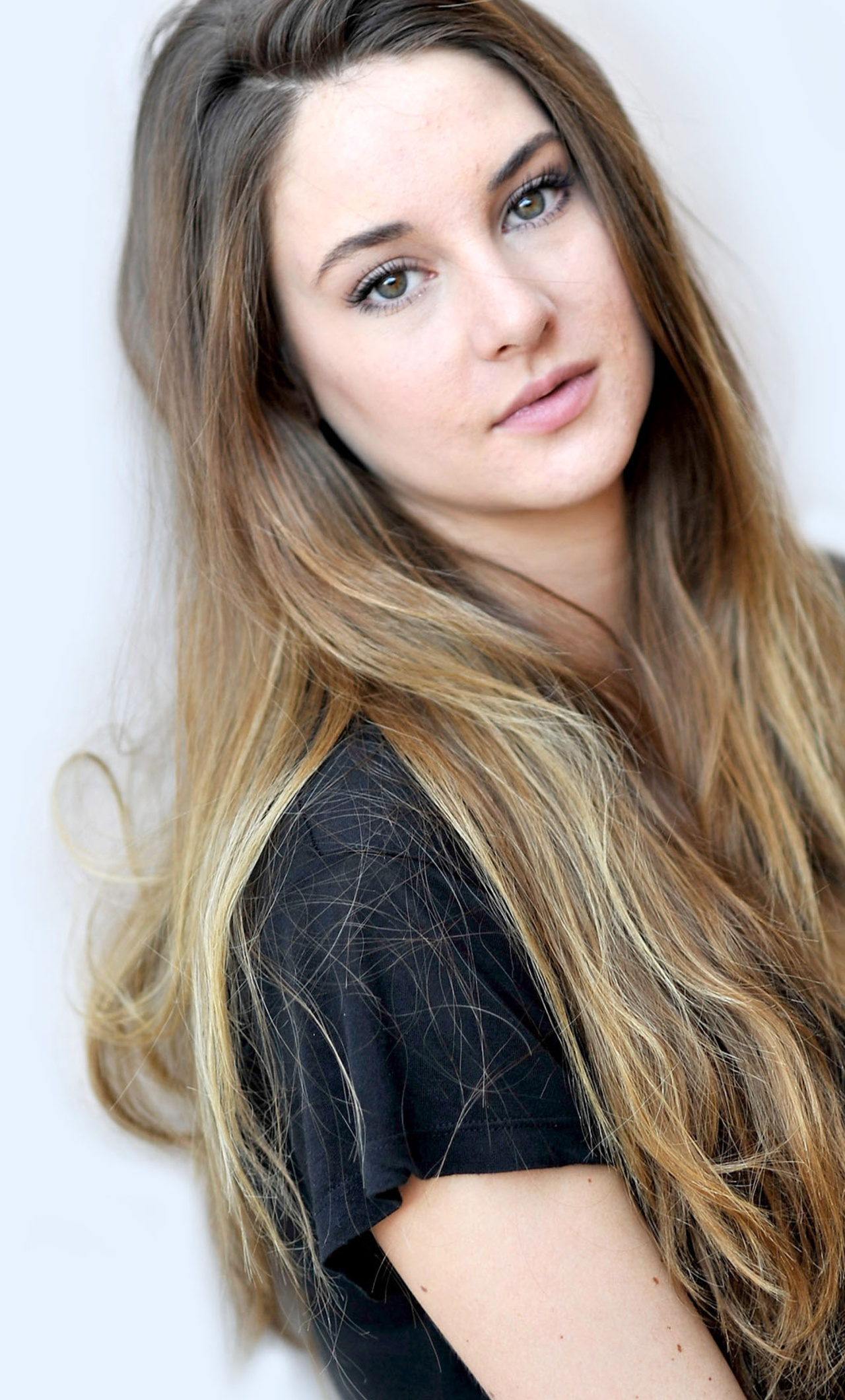 Shailene Woodley Actress Wallpapers