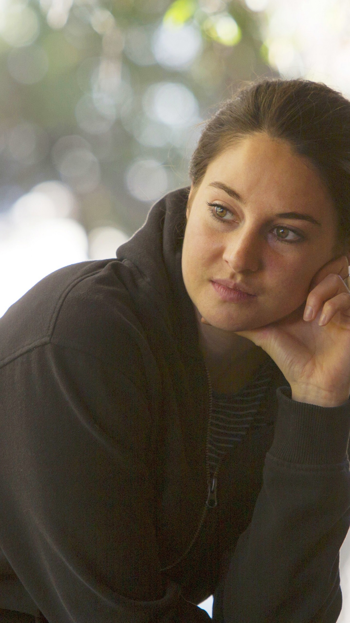 Shailene Woodley Actress Wallpapers