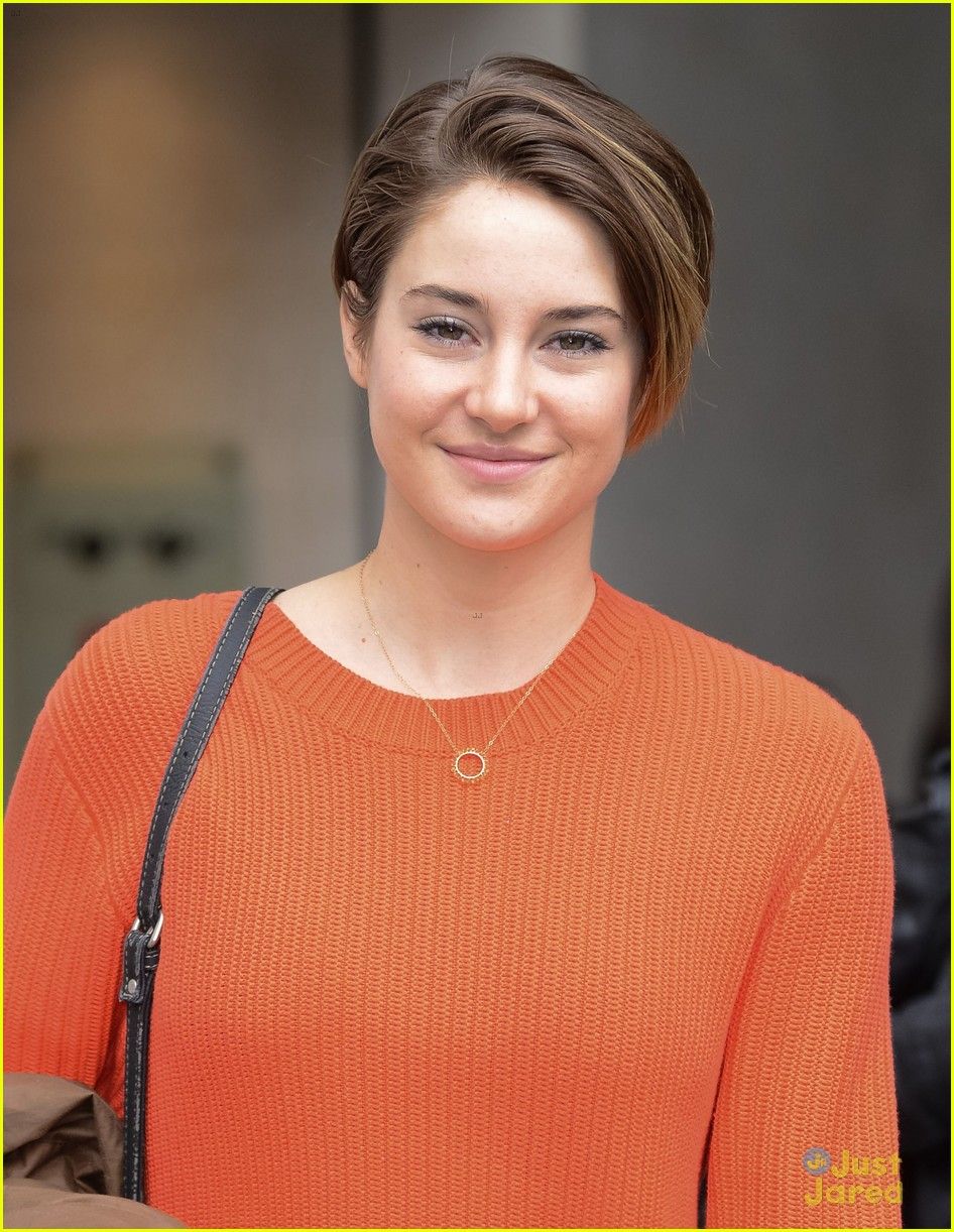 Shailene Woodley Short Hair Wallpapers