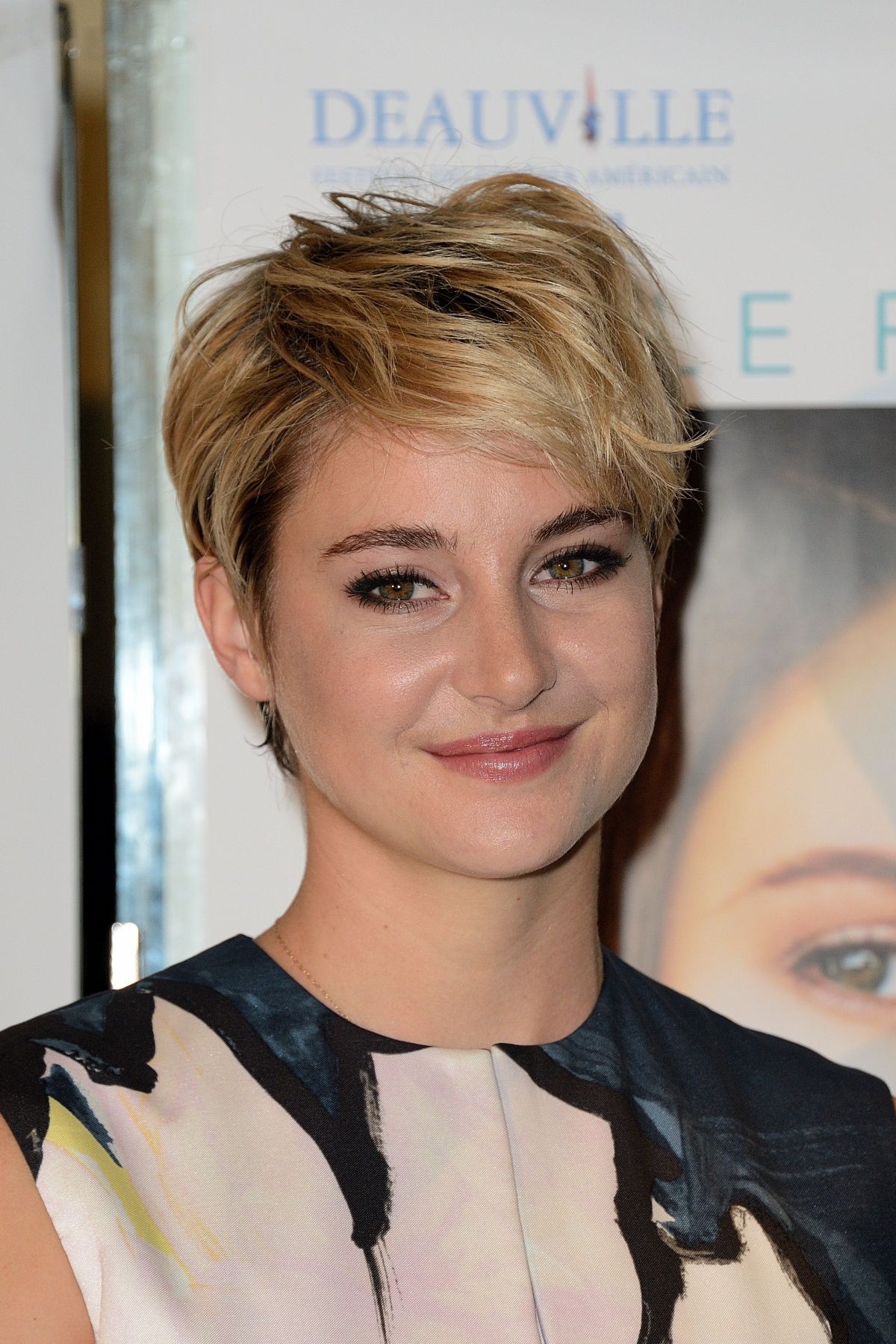 Shailene Woodley Short Hair Wallpapers