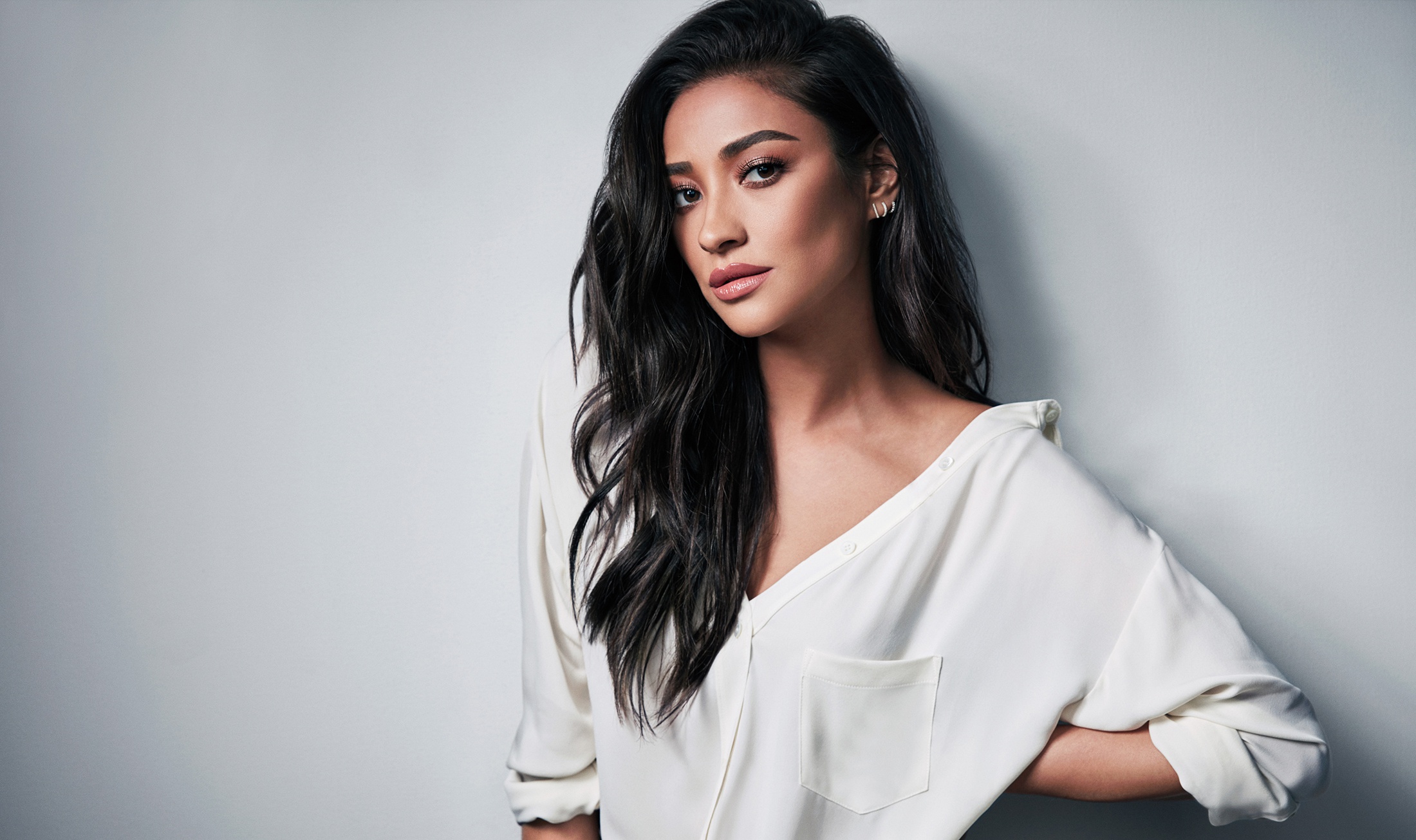 Shay Mitchell Wallpapers