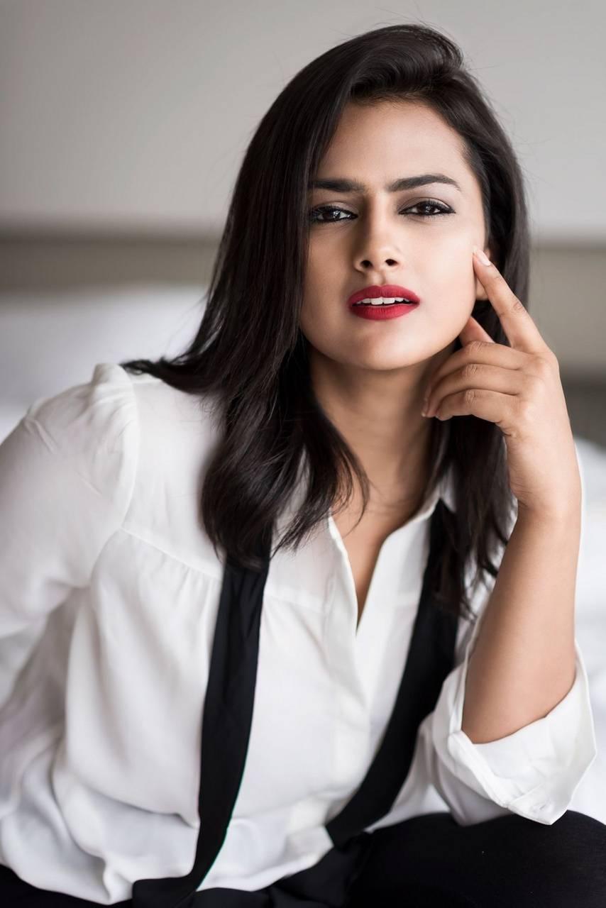 Shraddha Srinath Wallpapers