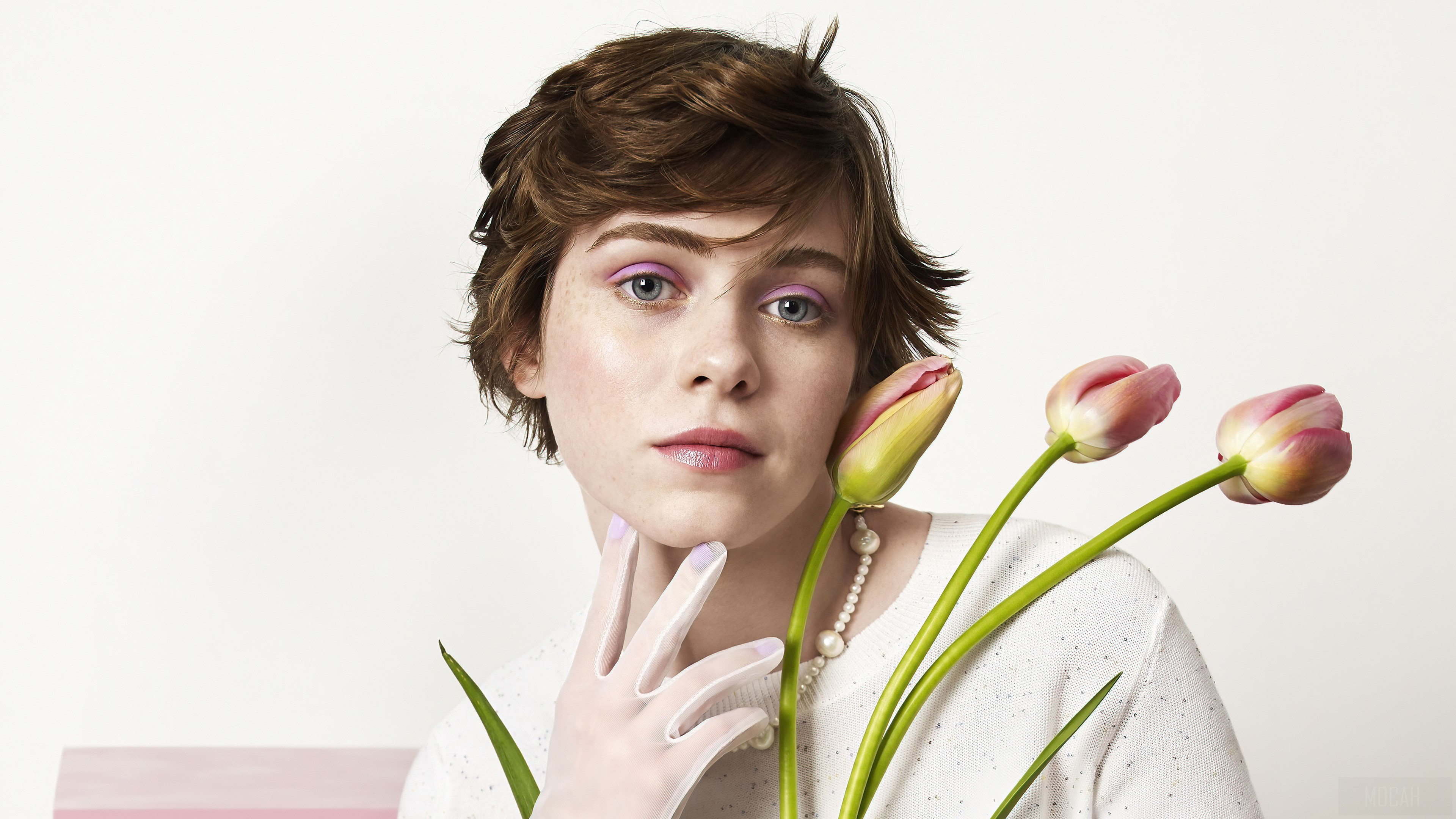 Sophia Lillis Black Dress Wallpapers