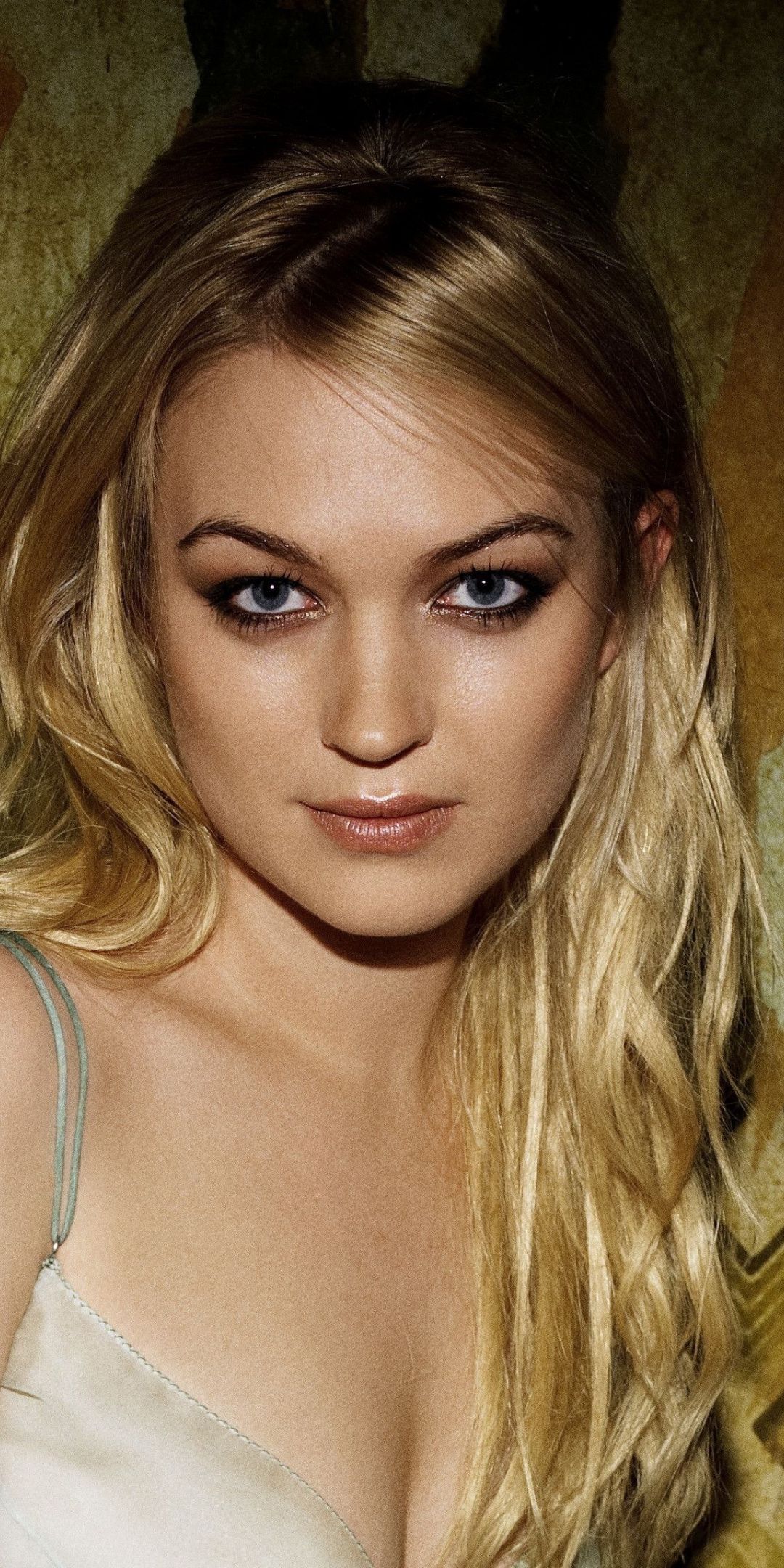 Sophia Myles Wallpapers