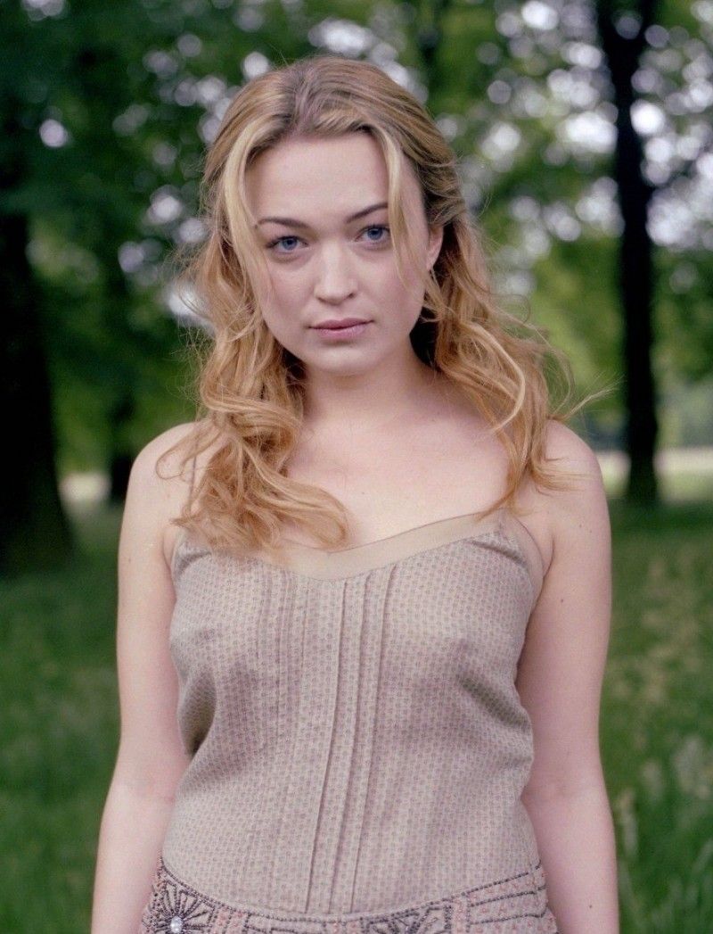 Sophia Myles Wallpapers