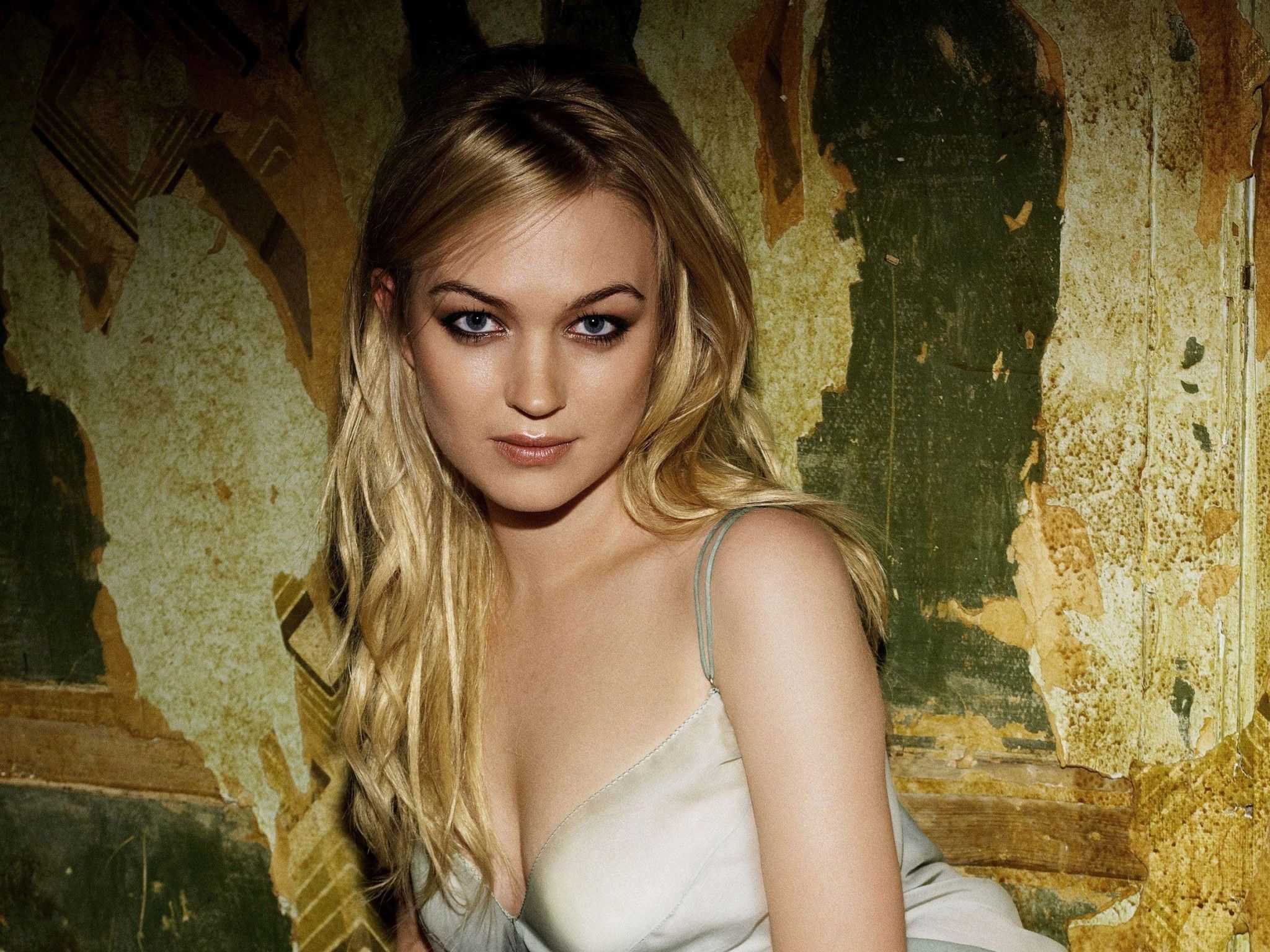 Sophia Myles Wallpapers