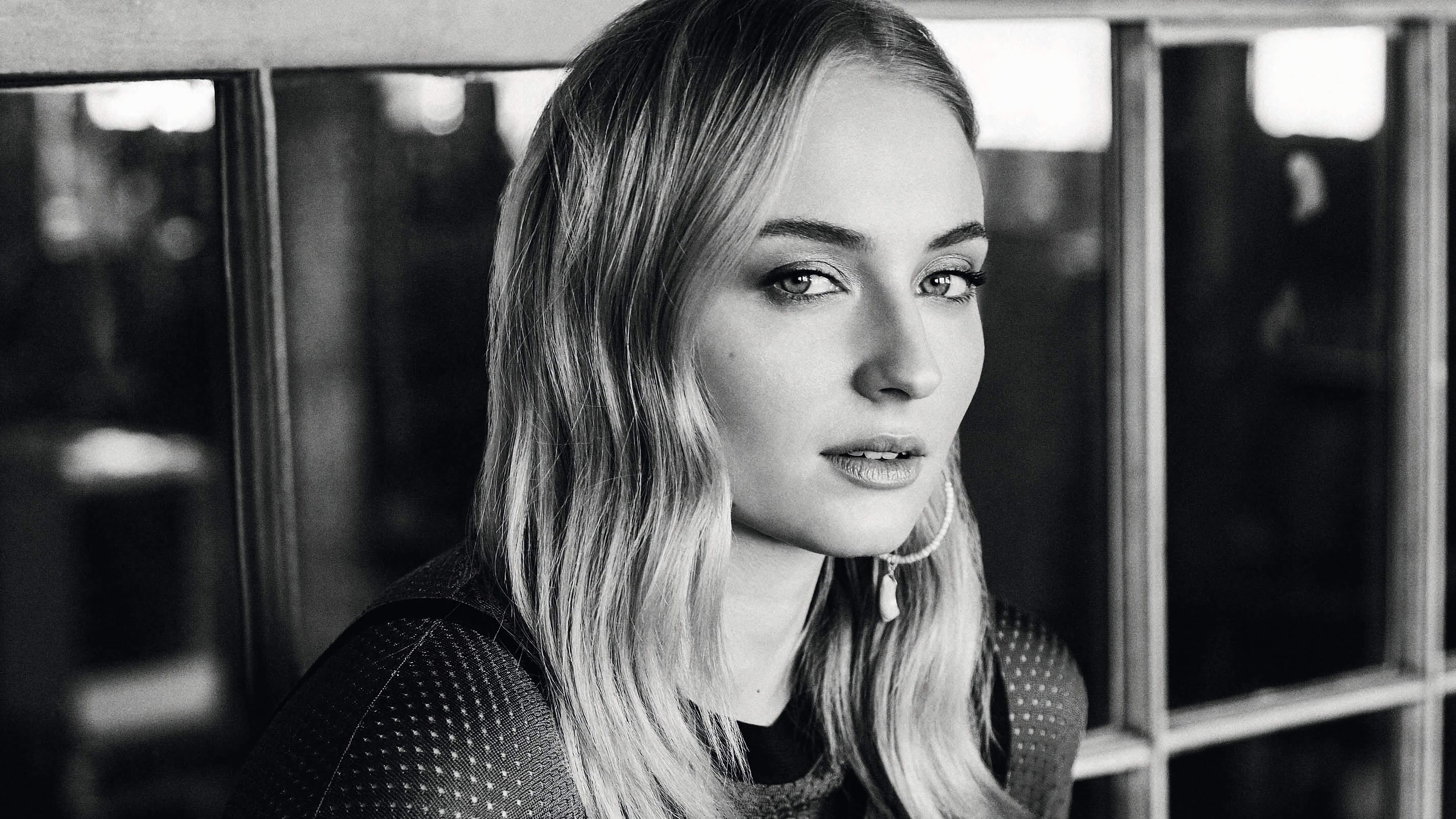 Sophie Turner Monochrome Wallpapers