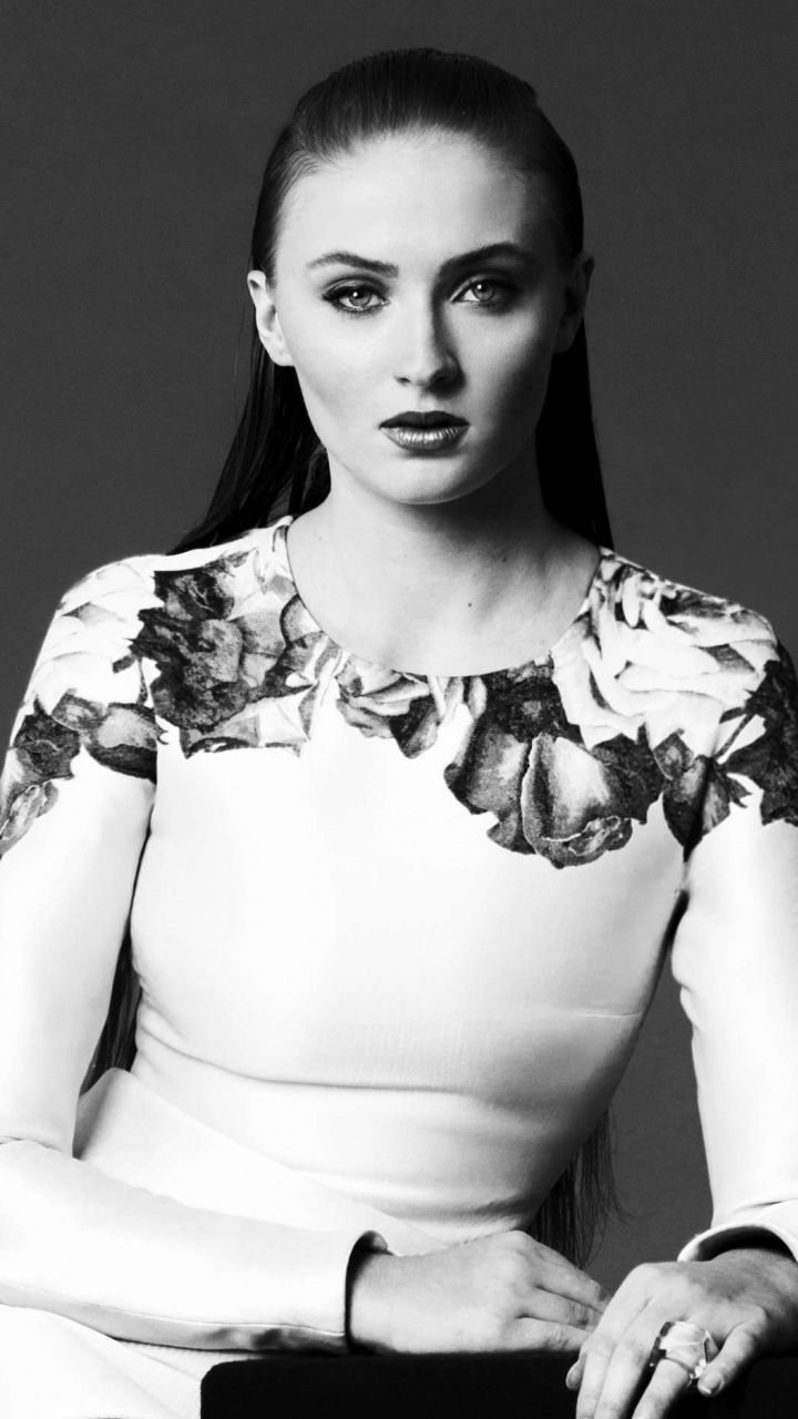 Sophie Turner Monochrome Wallpapers