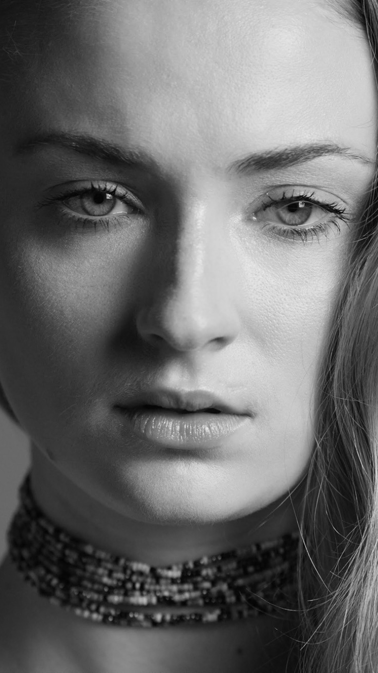 Sophie Turner Monochrome Wallpapers