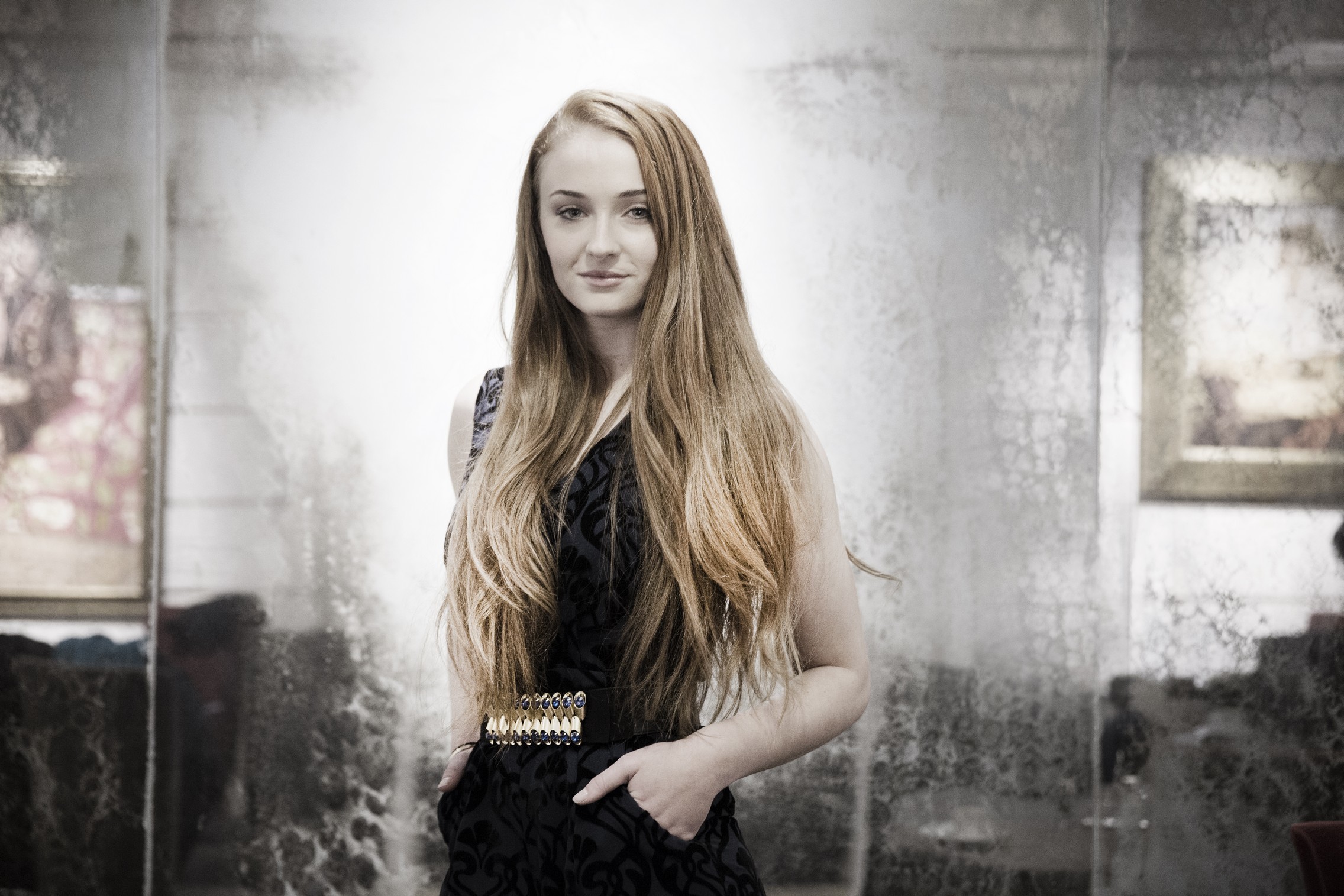 Sophie Turner Monochrome Wallpapers