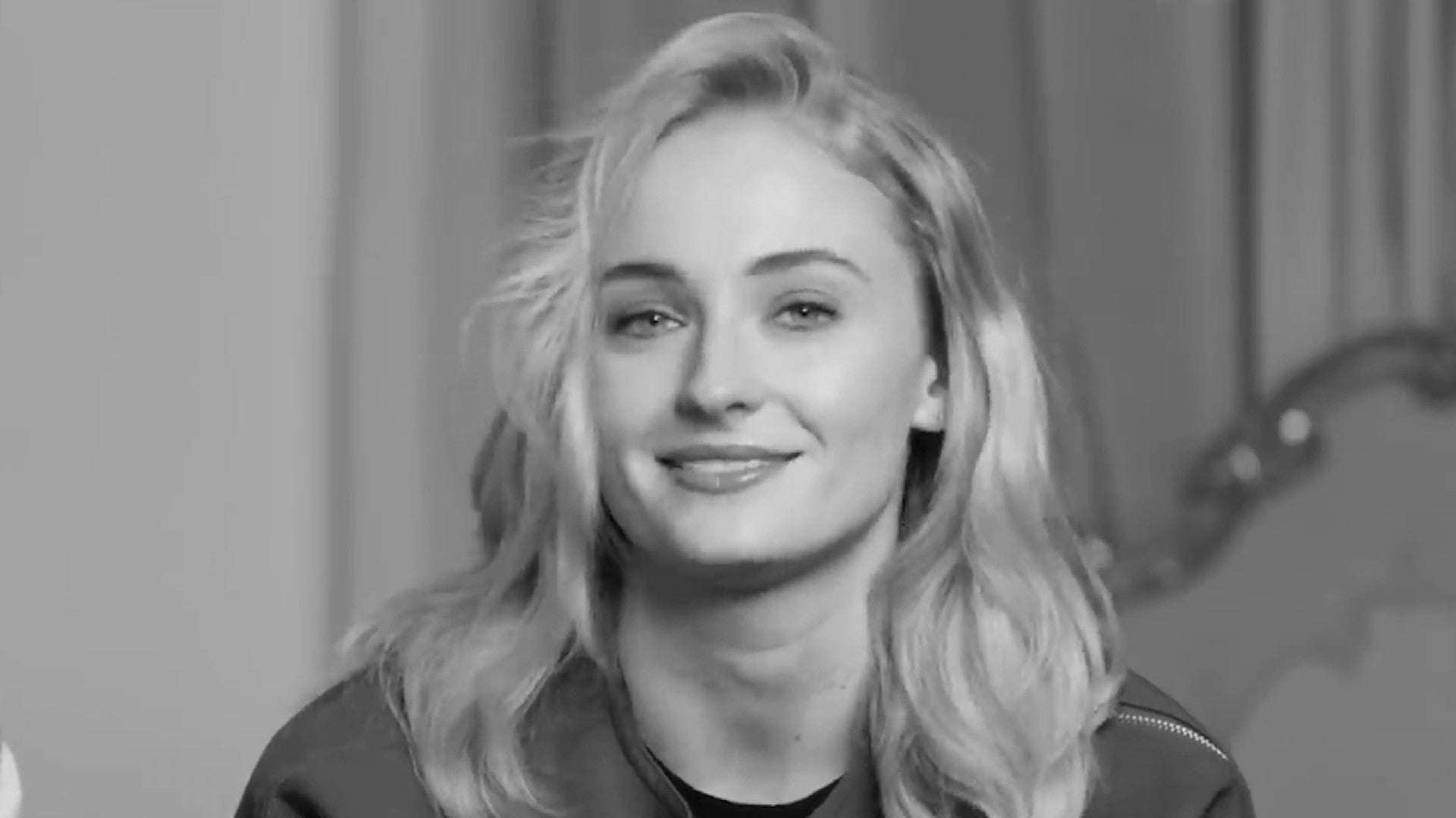 Sophie Turner Monochrome Wallpapers