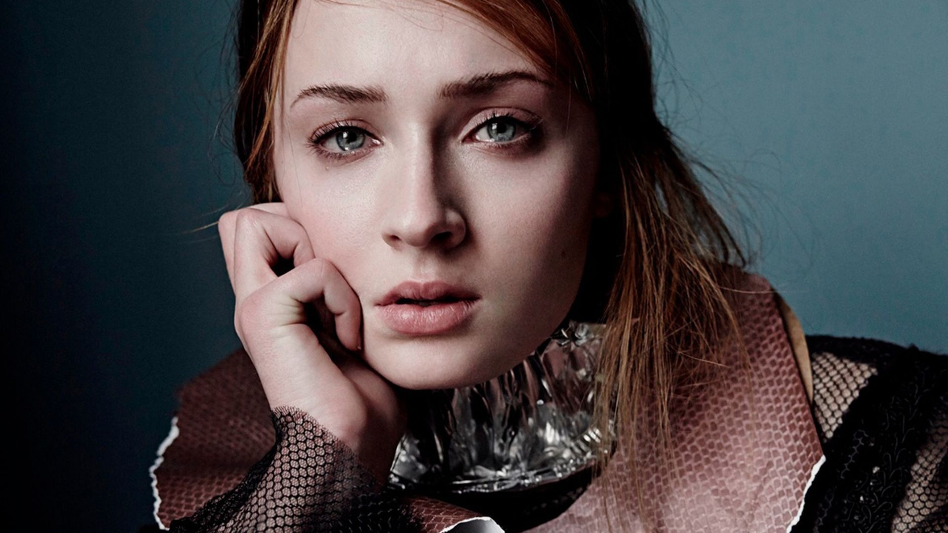 Sophie Turner Monochrome Wallpapers