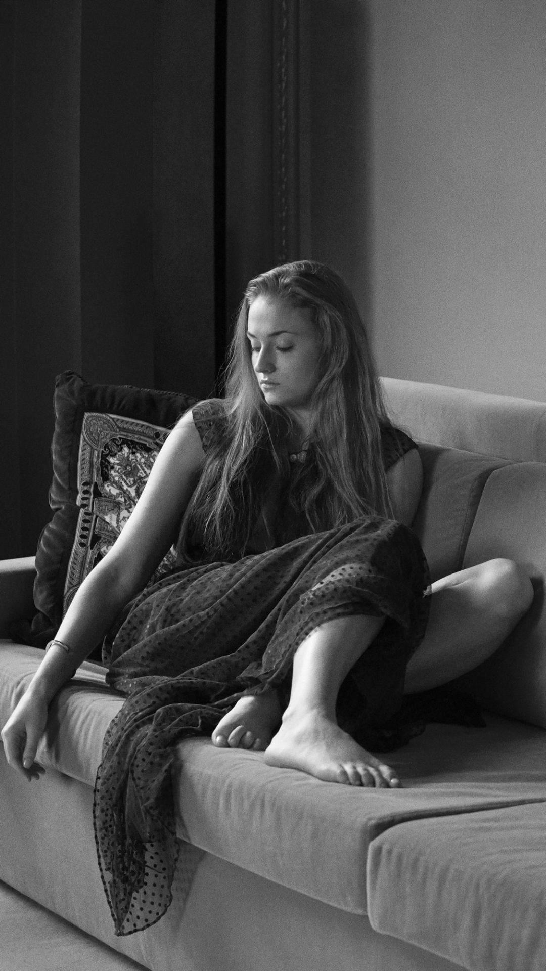 Sophie Turner Monochrome Wallpapers