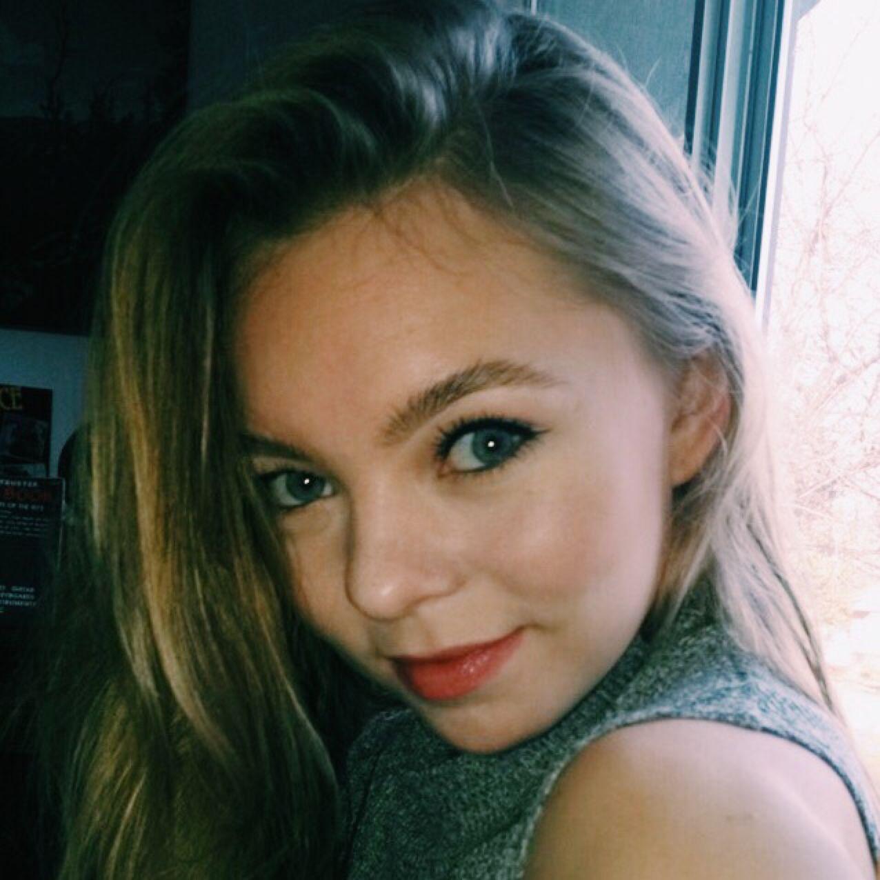 Taylor Hickson 2018 Wallpapers