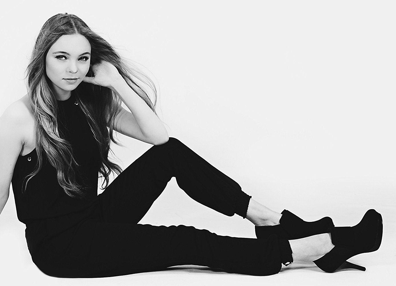 Taylor Hickson 2018 Wallpapers