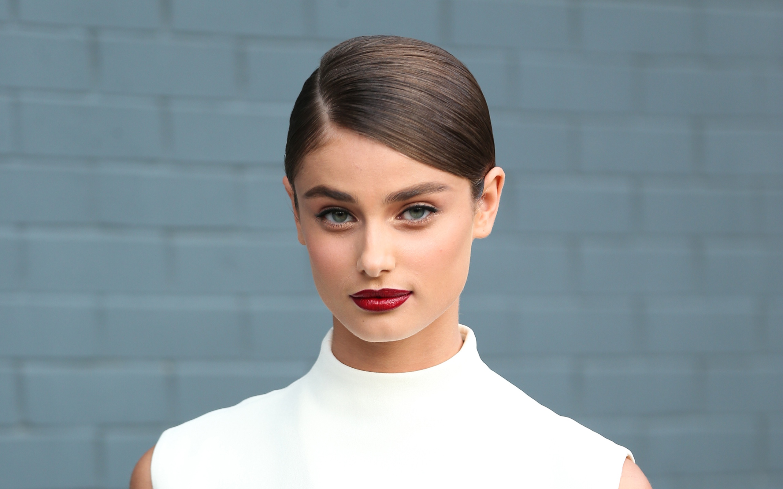 Taylor Hill Wallpapers