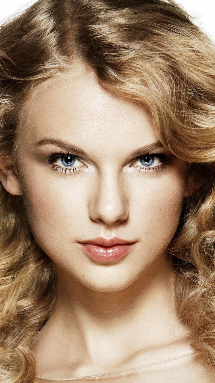 Taylor Swift Portrait 2018 Wallpapers