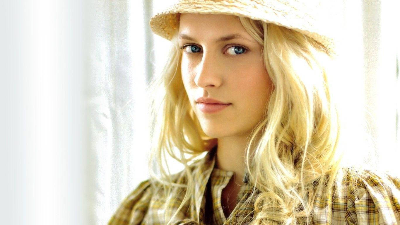 Teresa Palmer Hot Photoshoot Wallpapers