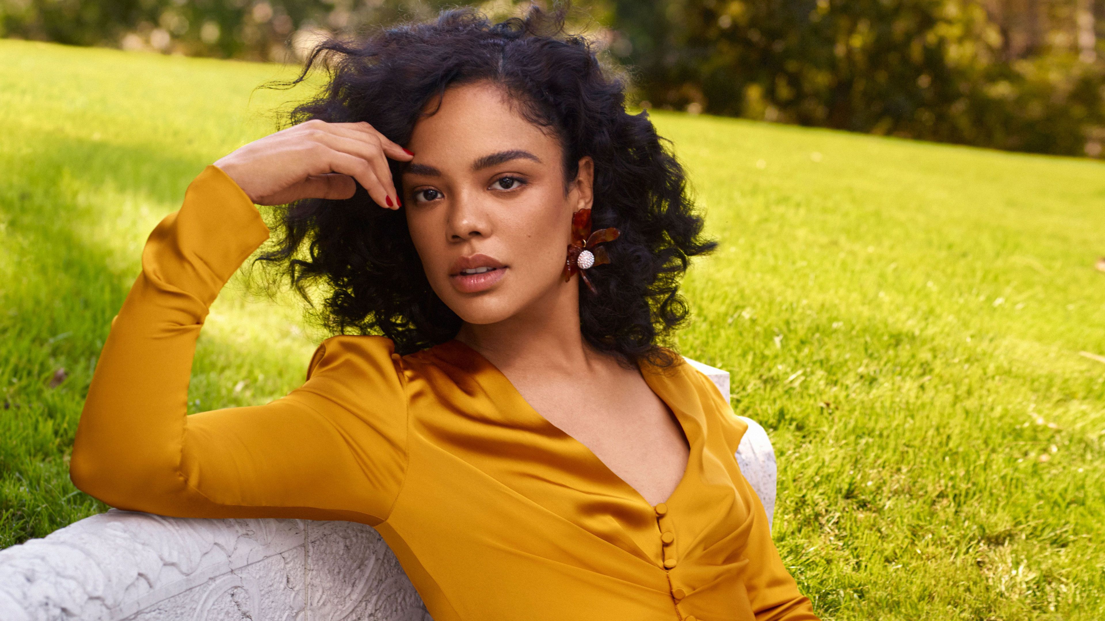 Tessa Thompson Actress Cool 2021 Wallpapers