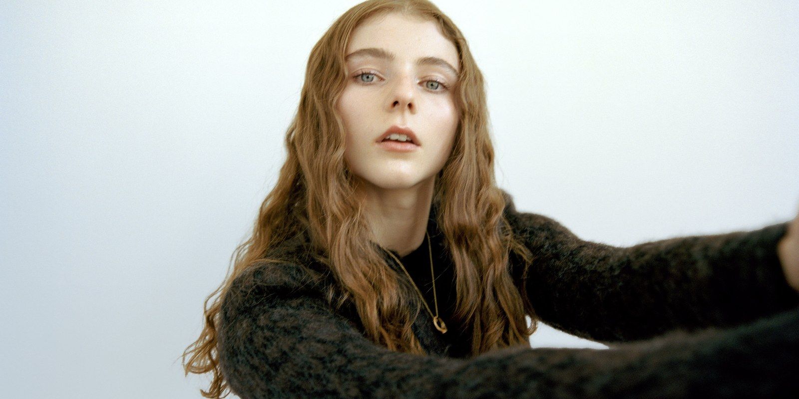 Thomasin McKenzie Photoshoot Wallpapers