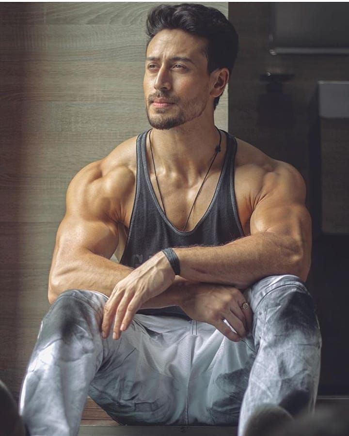 Tiger Shroff Body Wallpapers