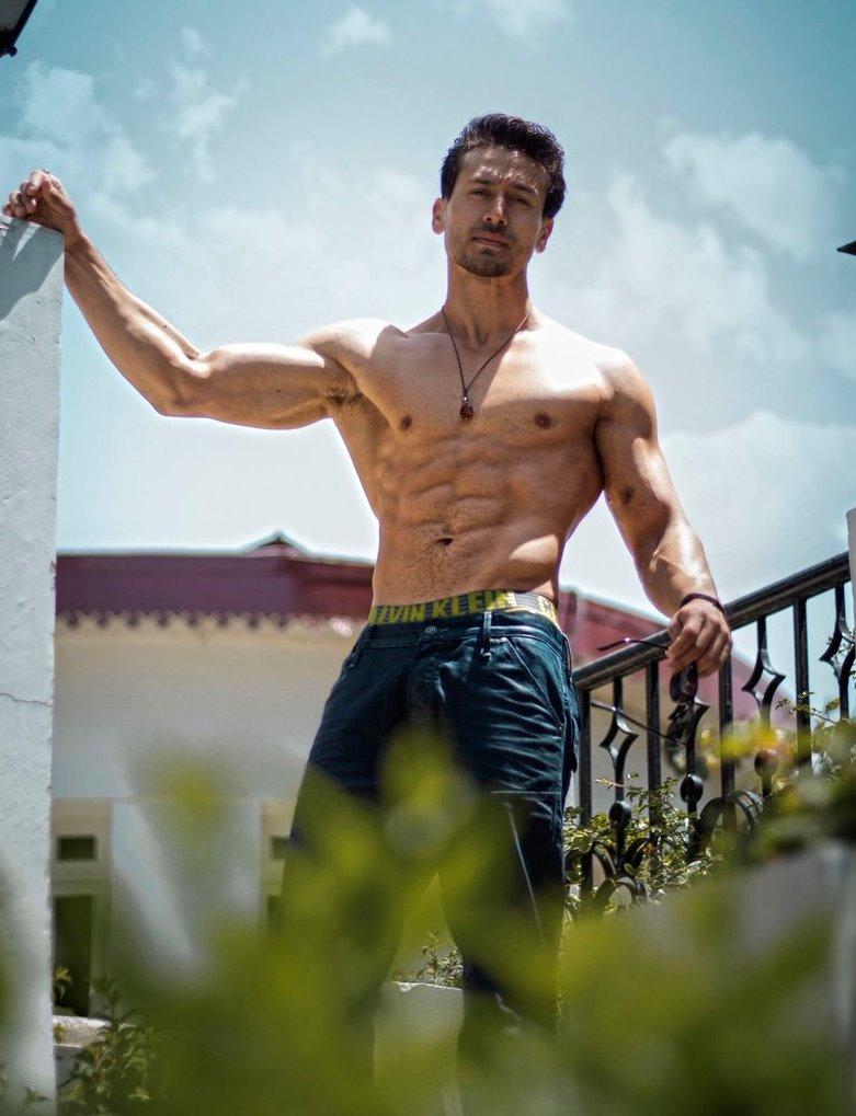 Tiger Shroff Body Wallpapers