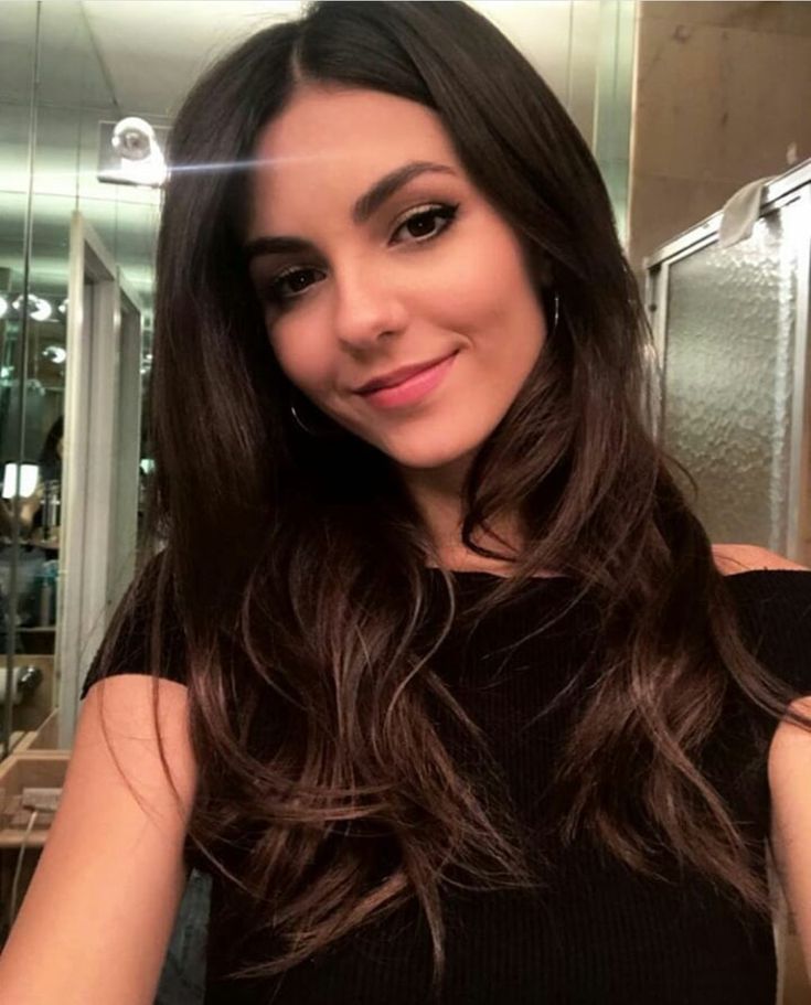 Victoria Justice Cute Face Wallpapers