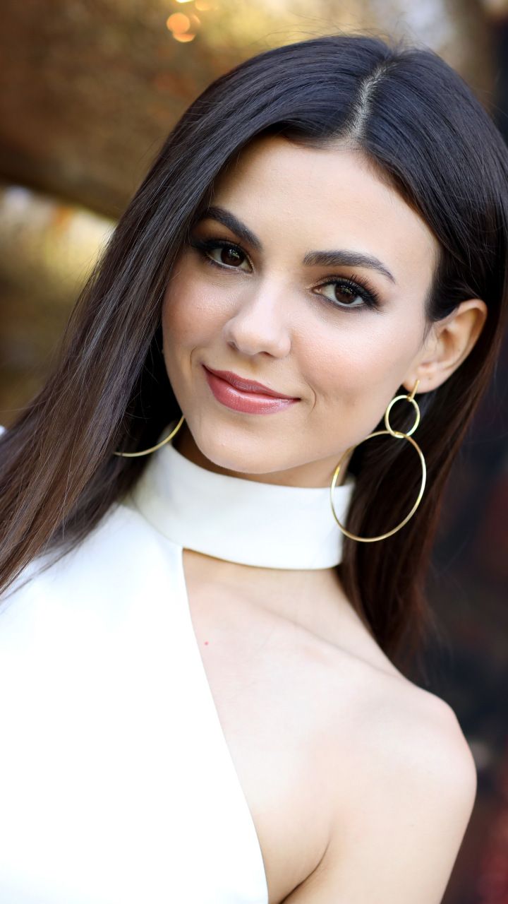 Victoria Justice Cute Face Wallpapers