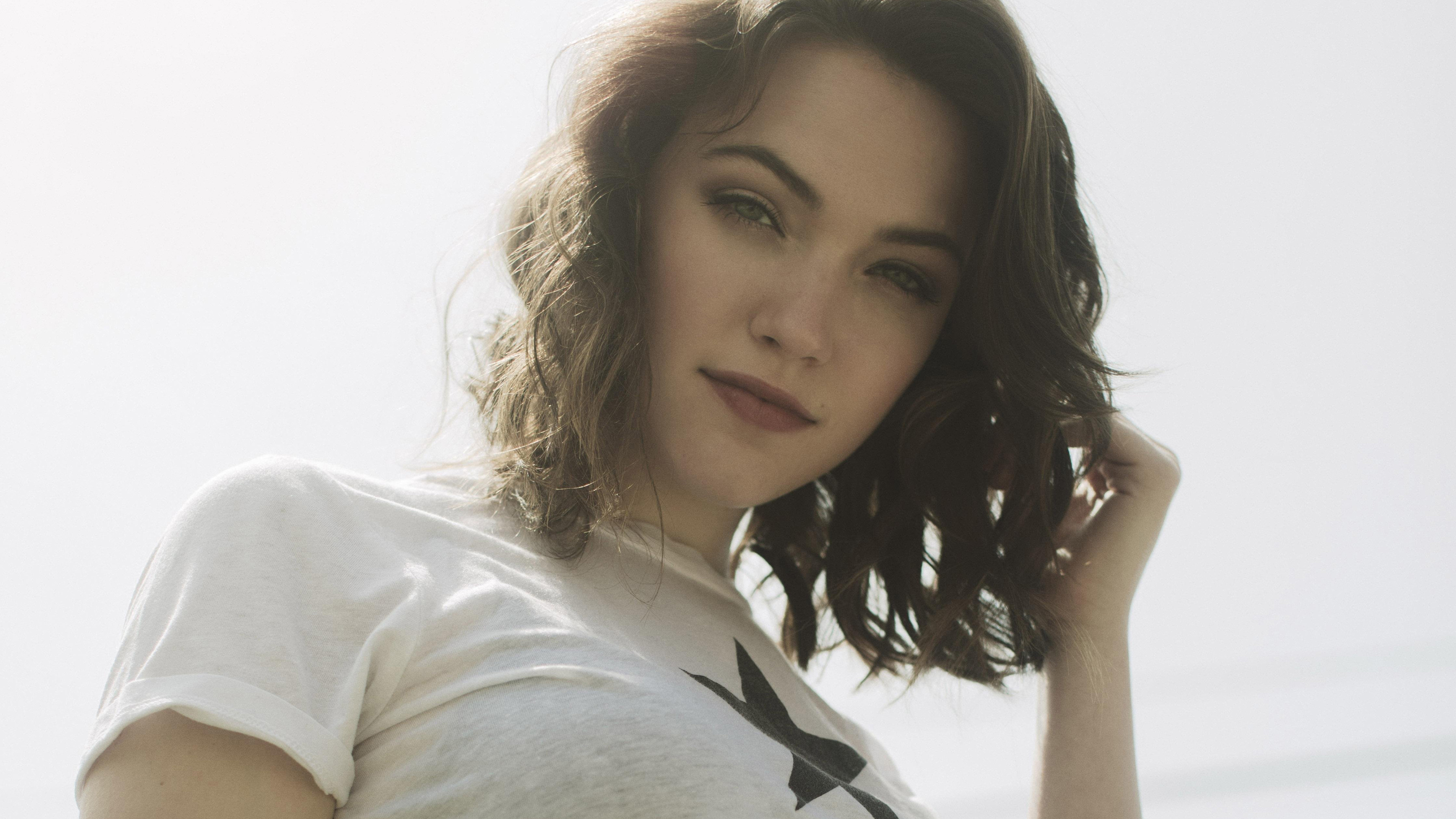 Violett Beane 2018 Wallpapers