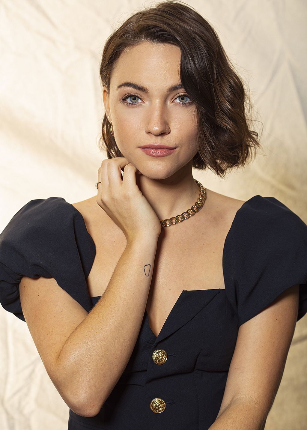 Violett Beane Portrait Wallpapers