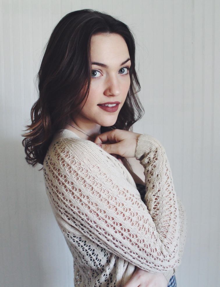 Violett Beane Portrait Wallpapers