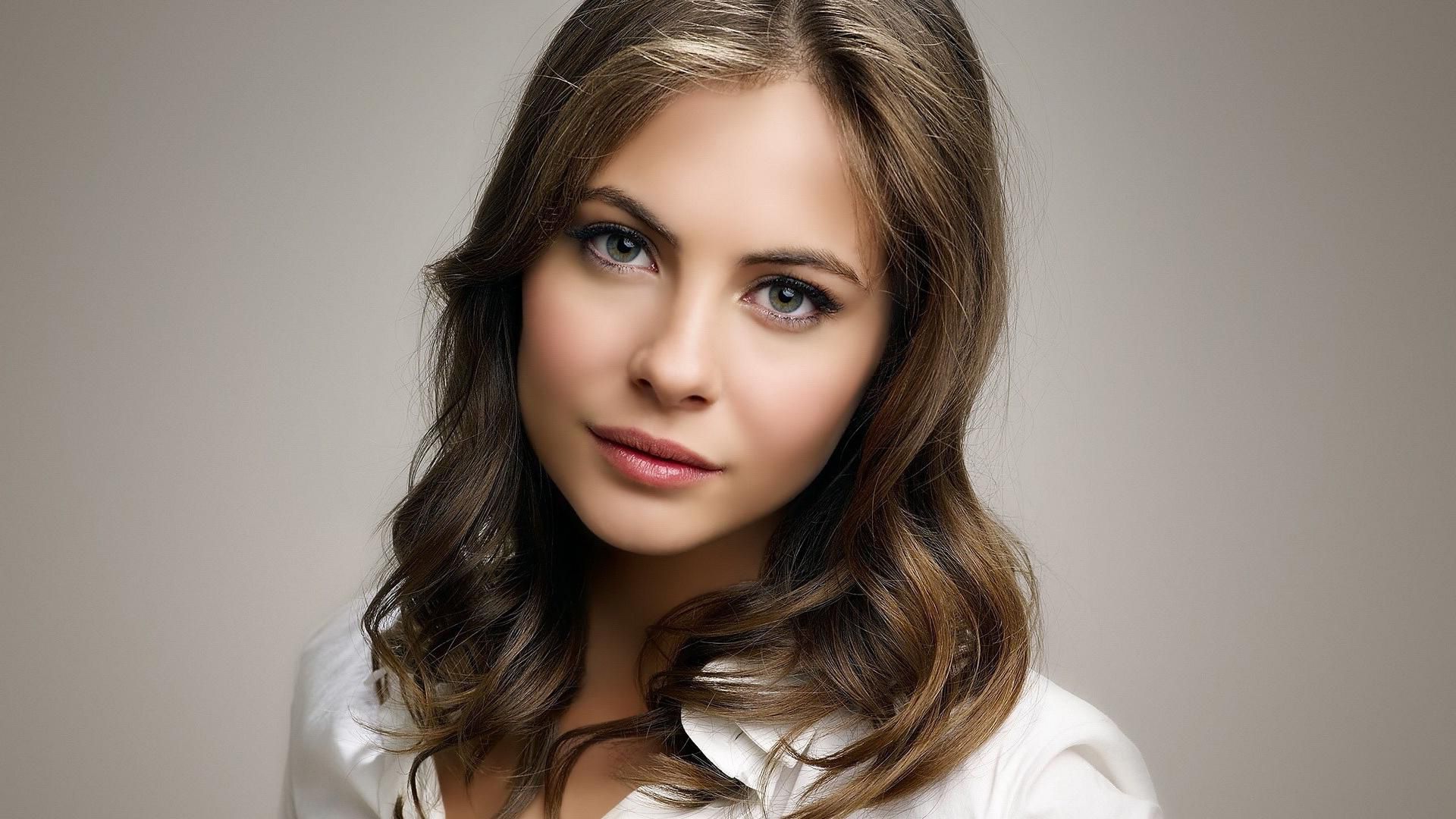 Willa Holland Arrow Actress Wallpapers