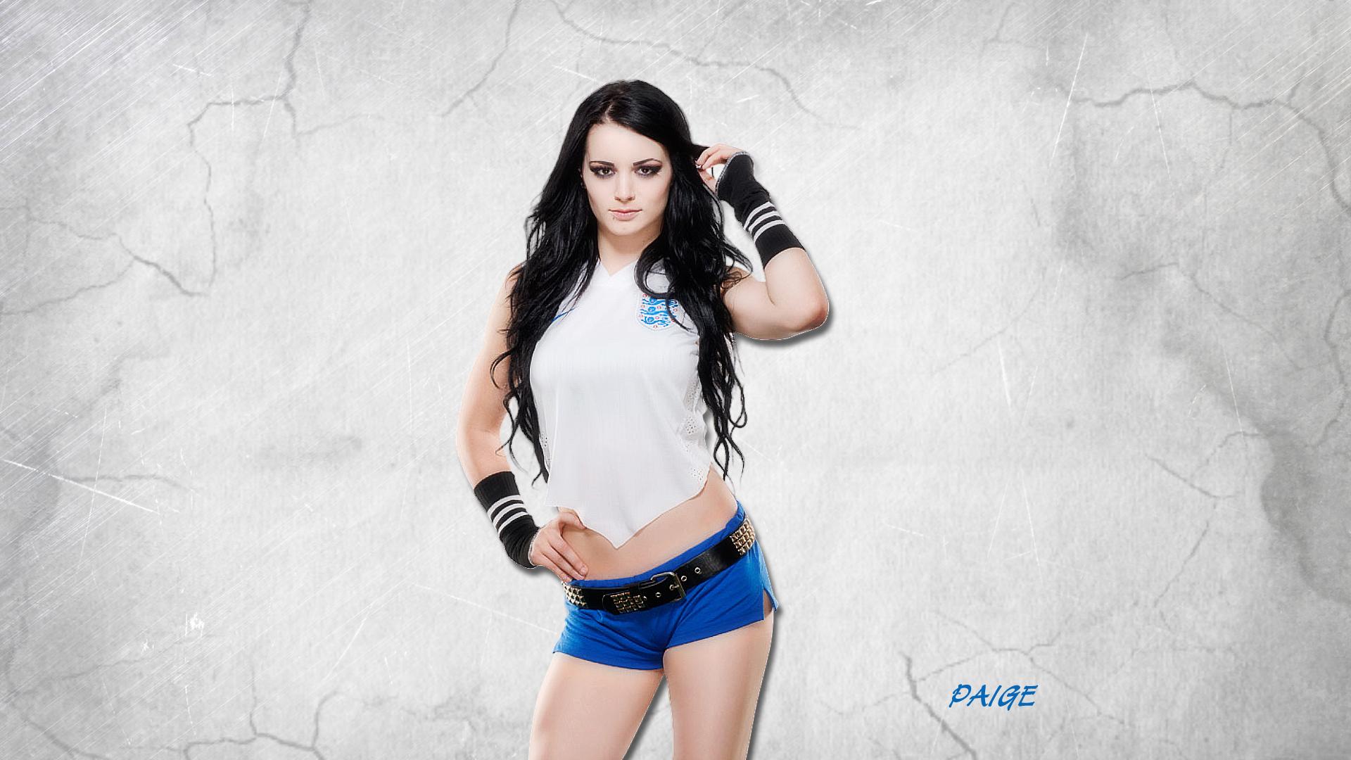 WWE Diva Paige Retro Colors Wallpapers