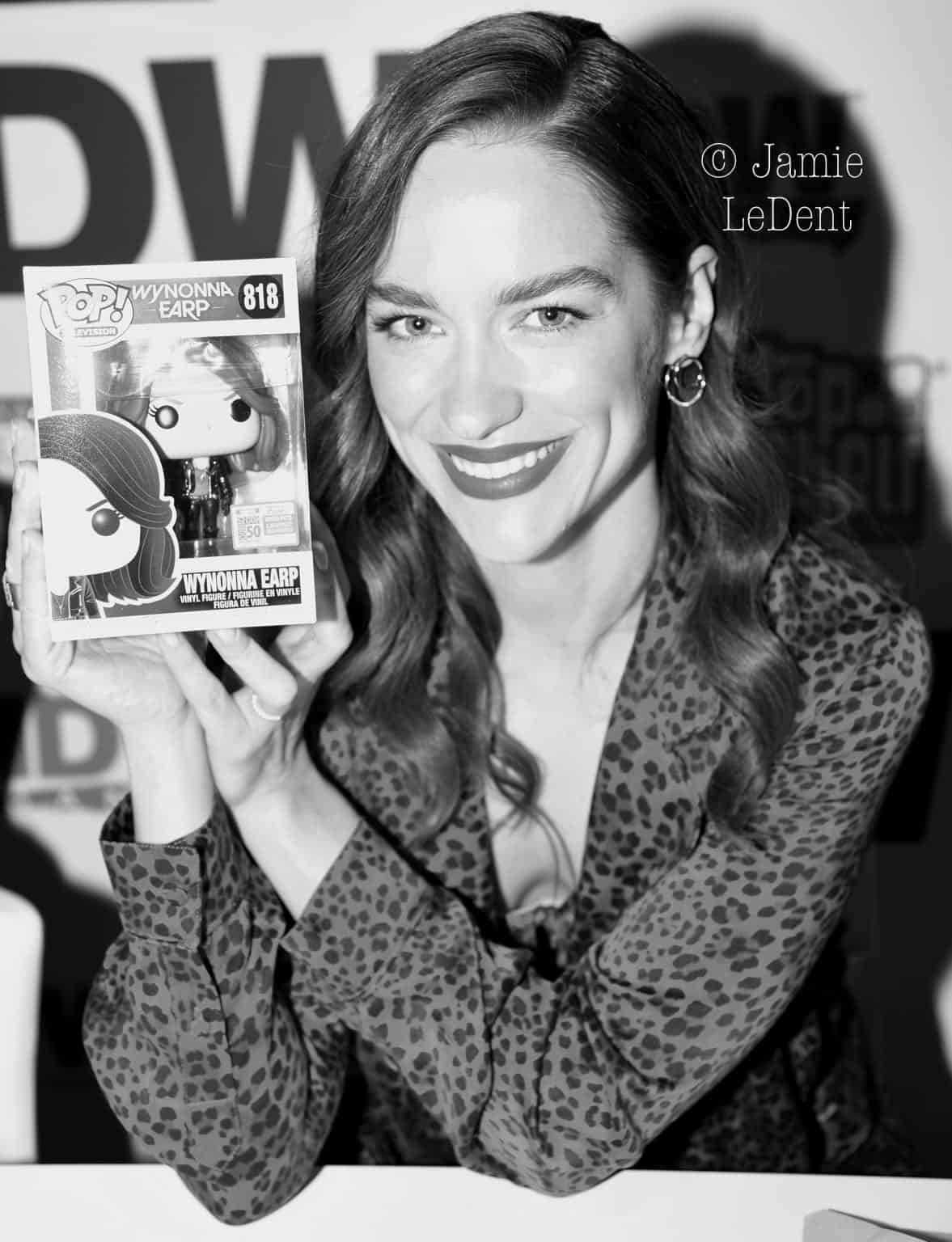 Wynonna Earp Melanie Scrofano Comic Con Wallpapers