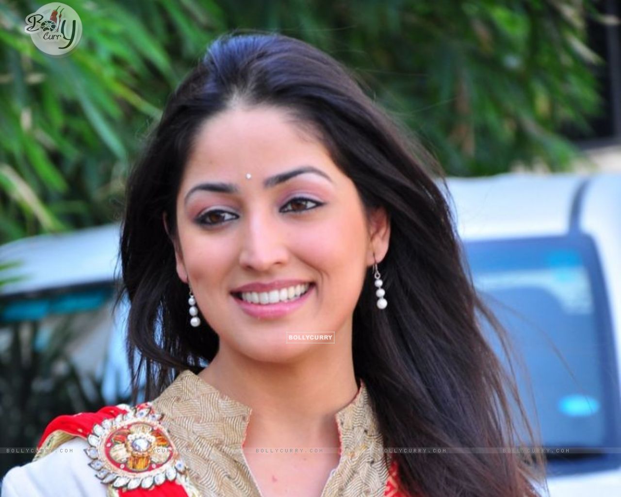 Yami Gautam Wallpapers