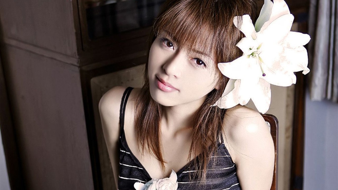 Yumiko Shaku Wallpapers