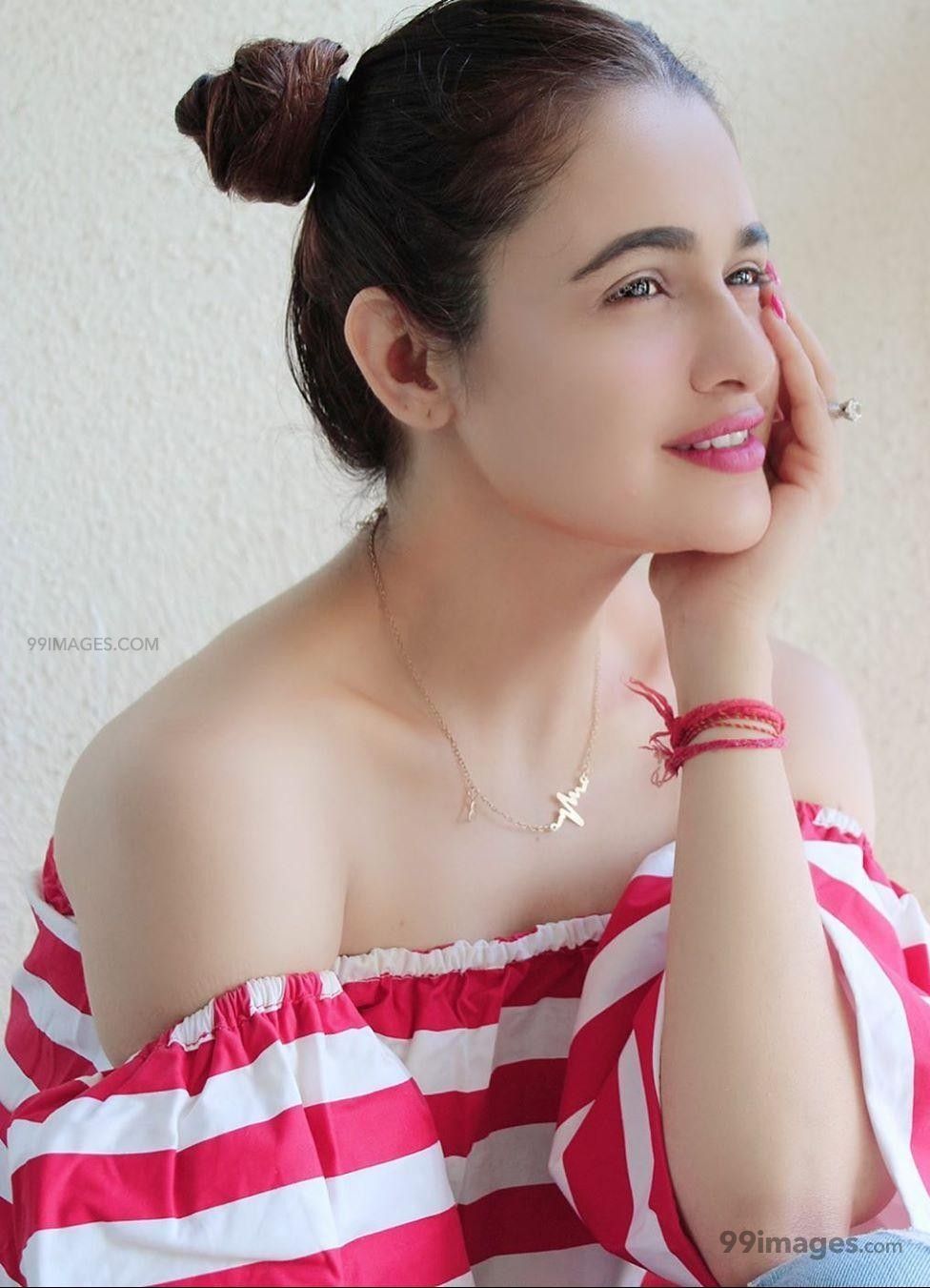 Yuvika Chaudhary Wallpapers