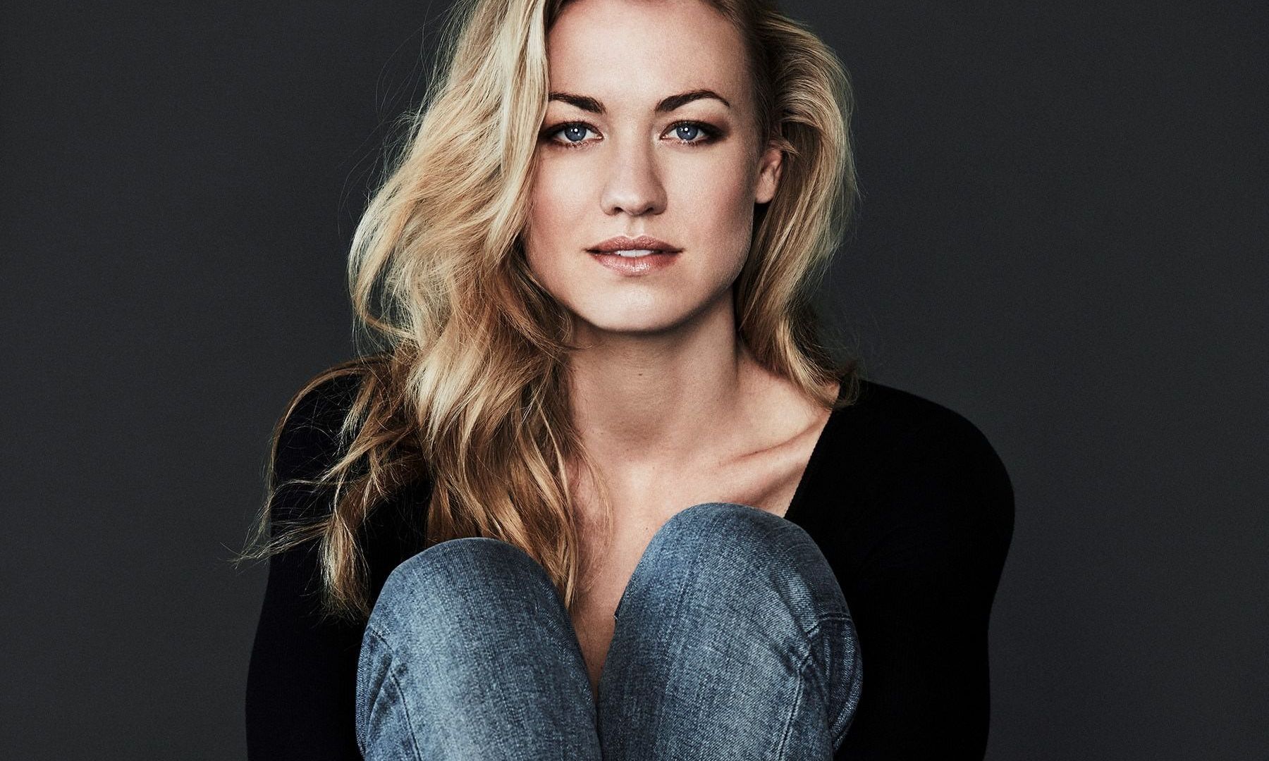 Yvonne Strahovski Wallpapers