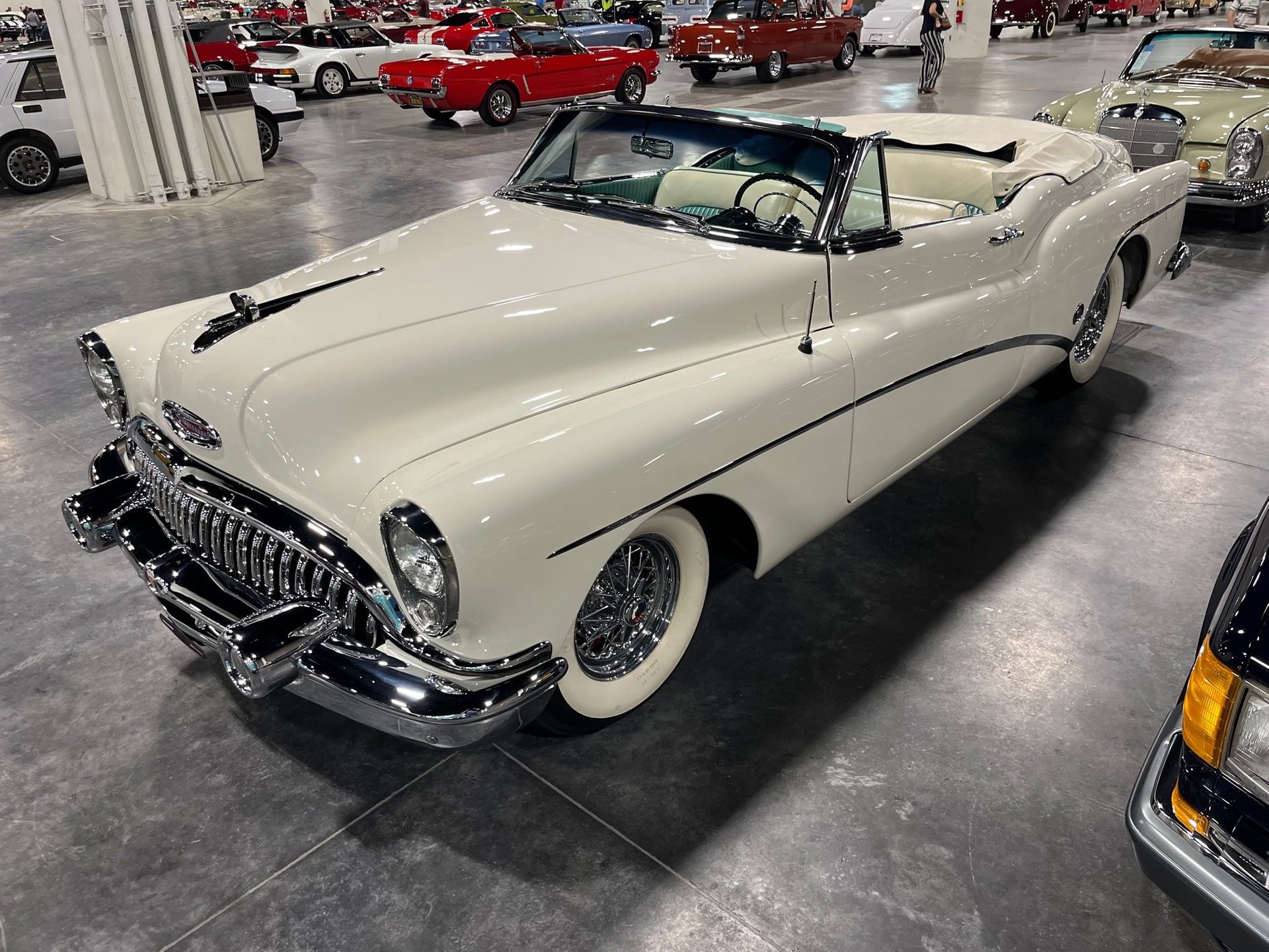 1953 Buick Skylark Convertible Coupe Wallpapers