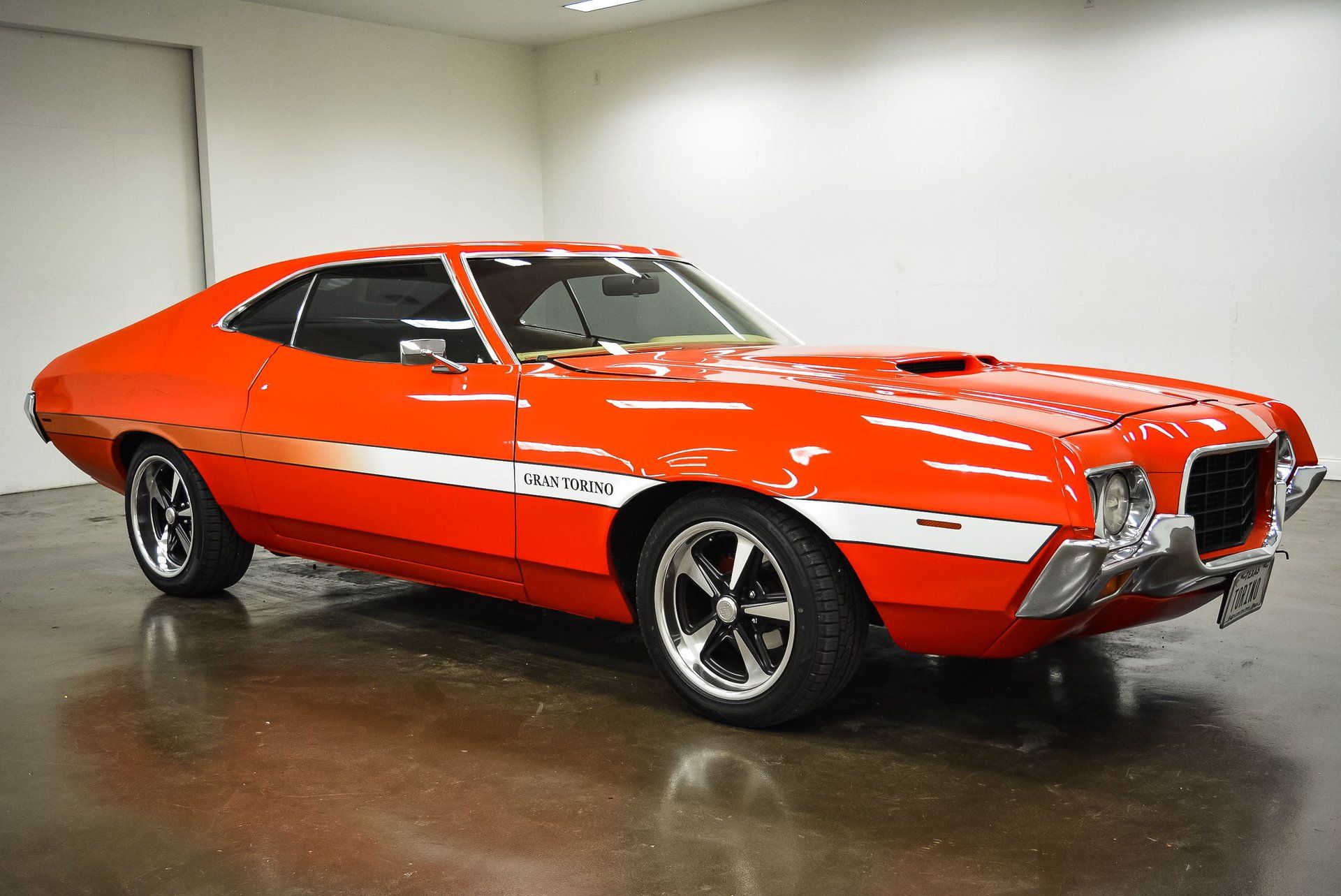 1972 Ford Gran Torino Wallpapers